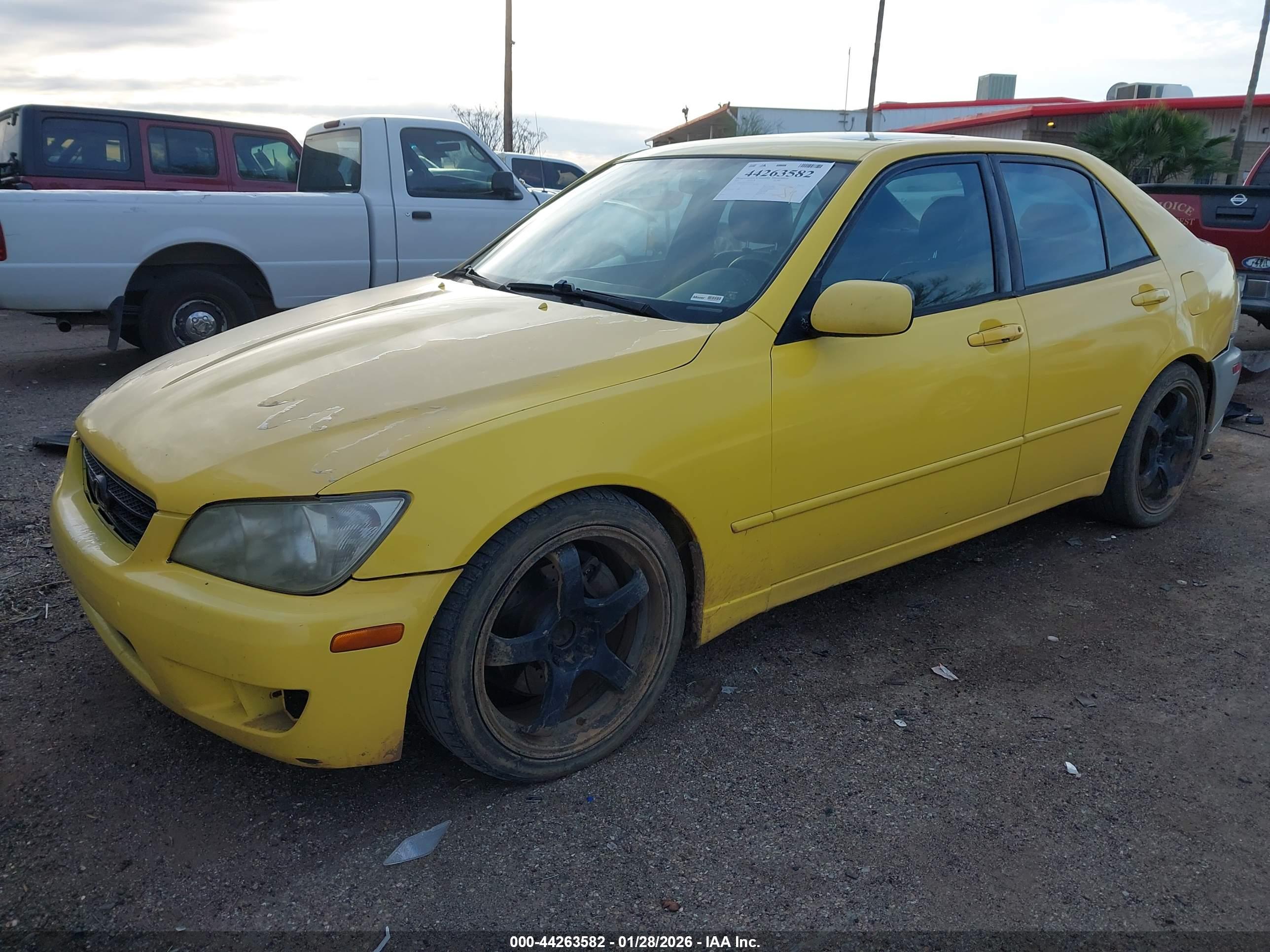 LEXUS IS image 2