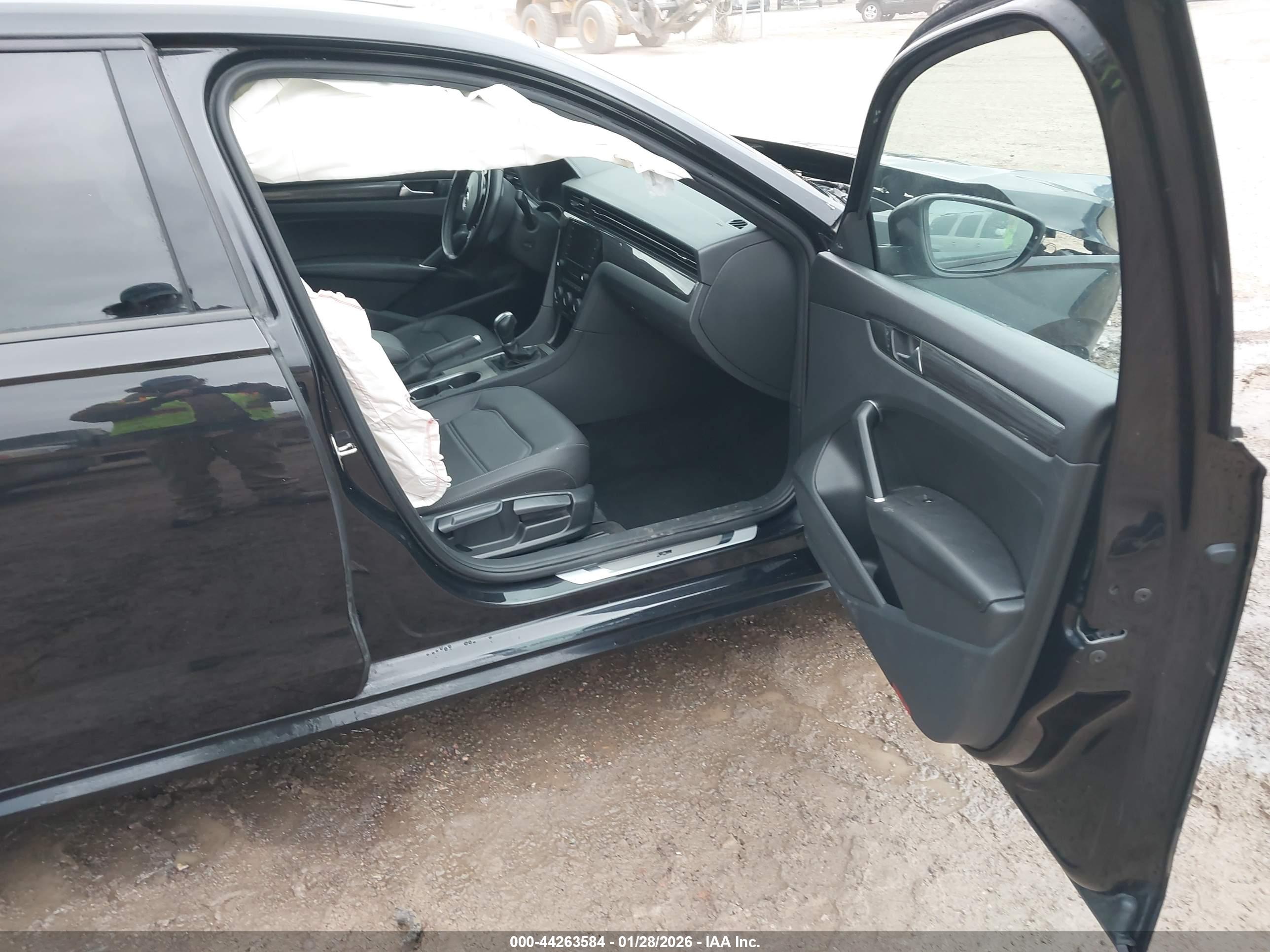 VOLKSWAGEN PASSAT image 5