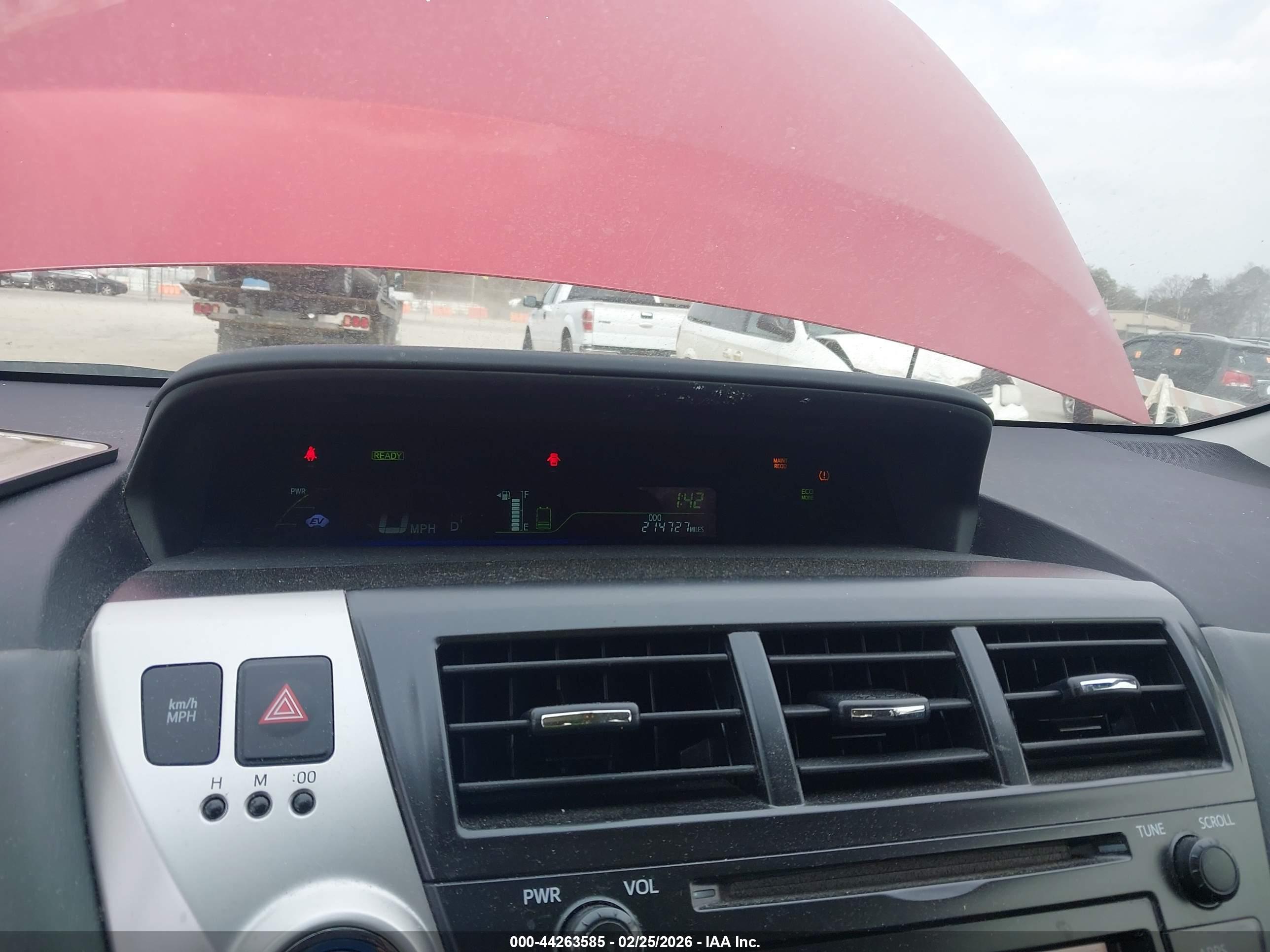 TOYOTA PRIUS image 7