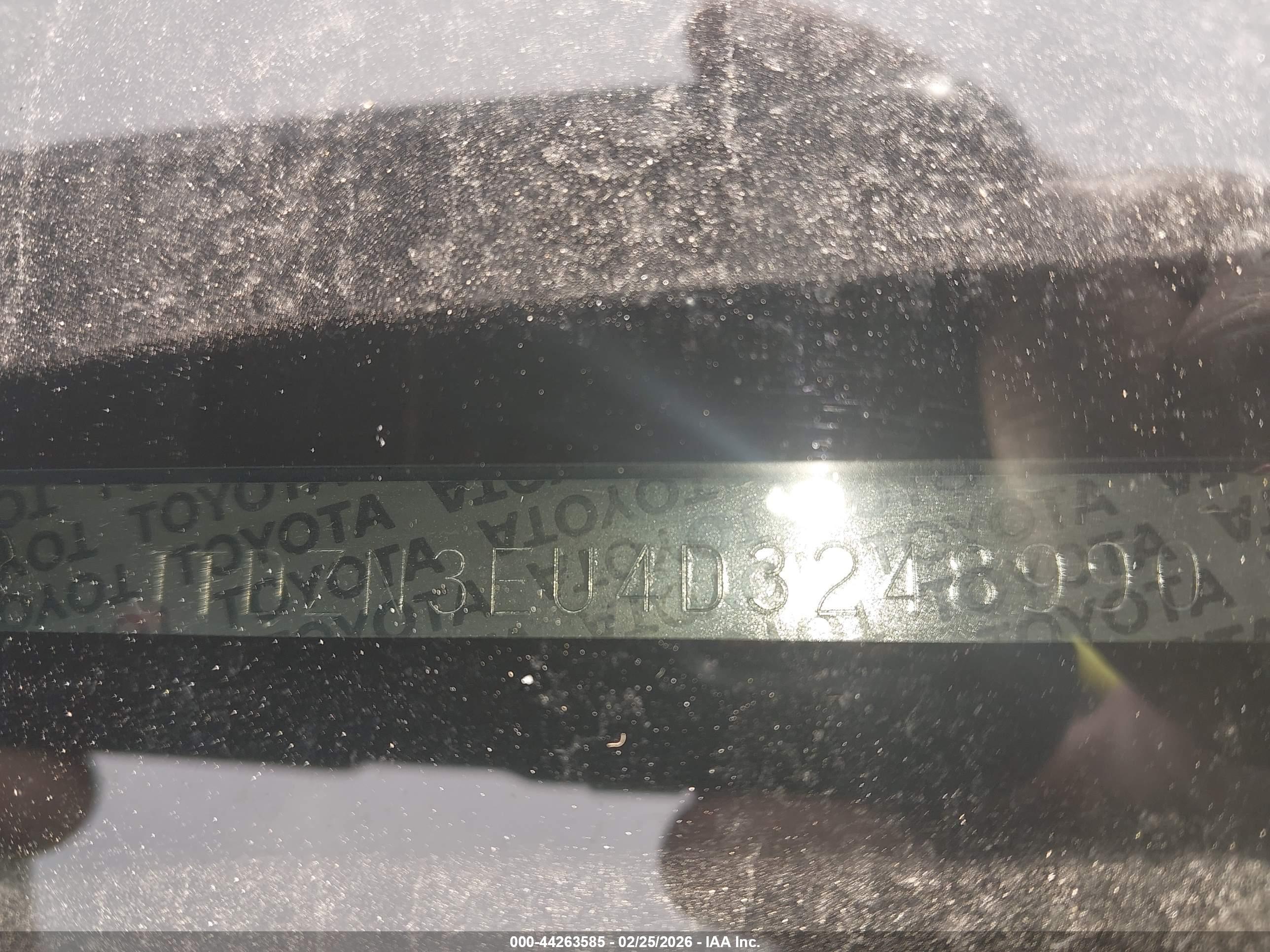 TOYOTA PRIUS image 9