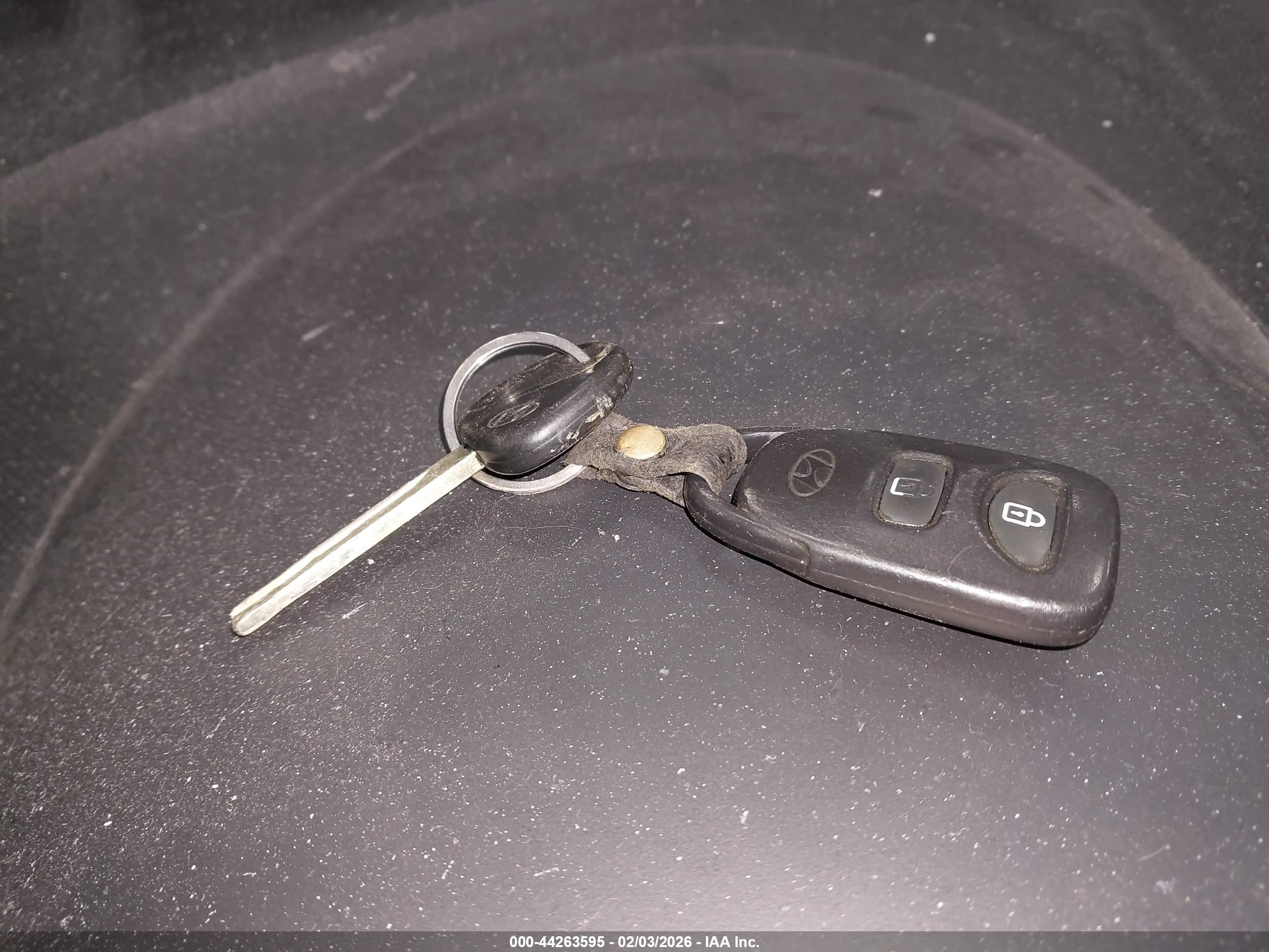HYUNDAI ACCENT image 11