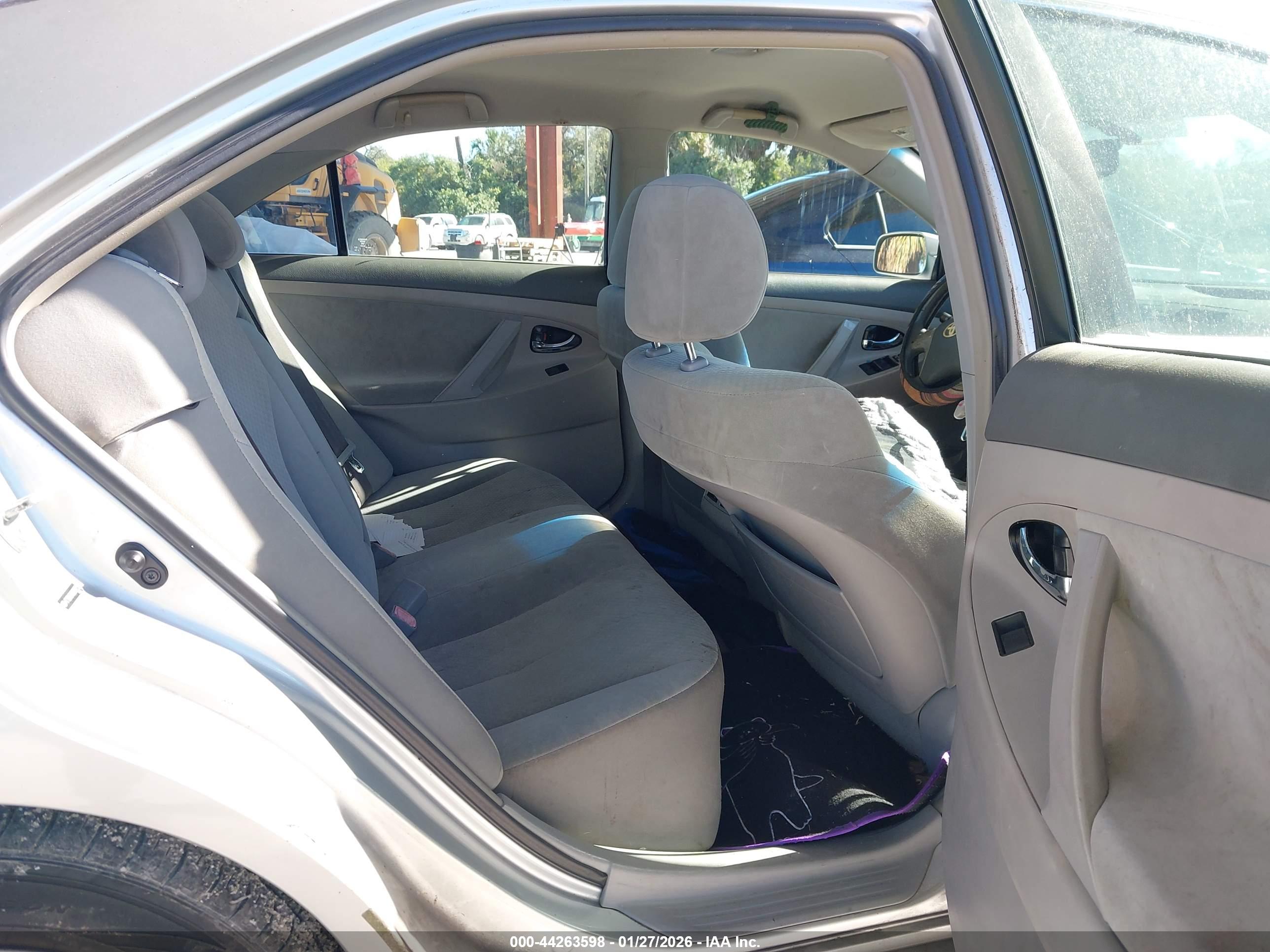 TOYOTA CAMRY image 8