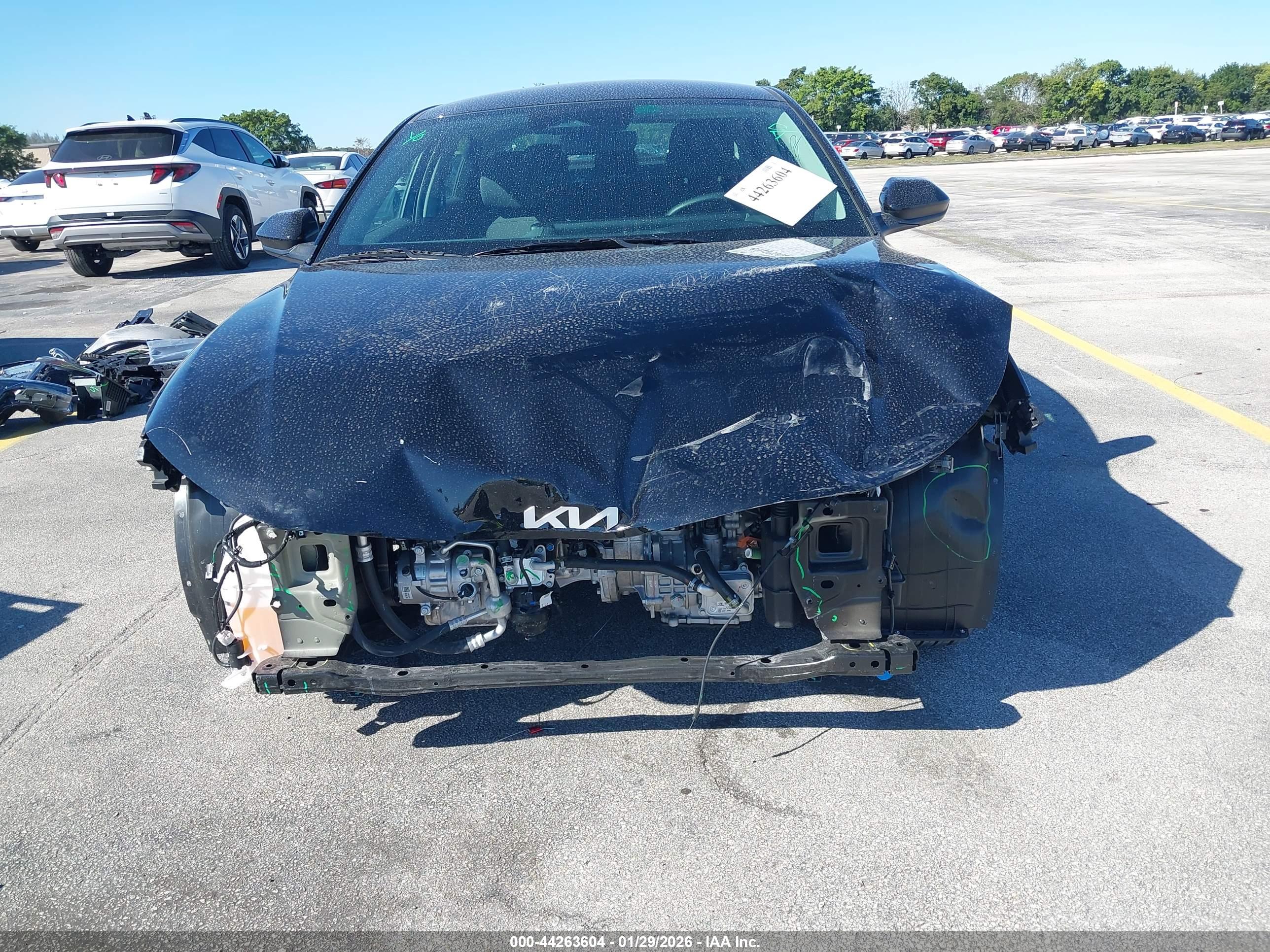 KIA K4 image 6