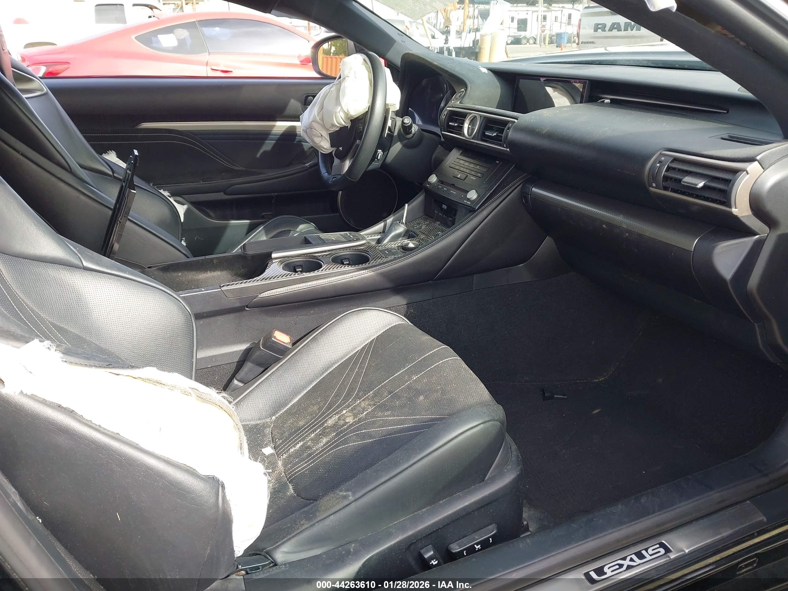 LEXUS RC image 5