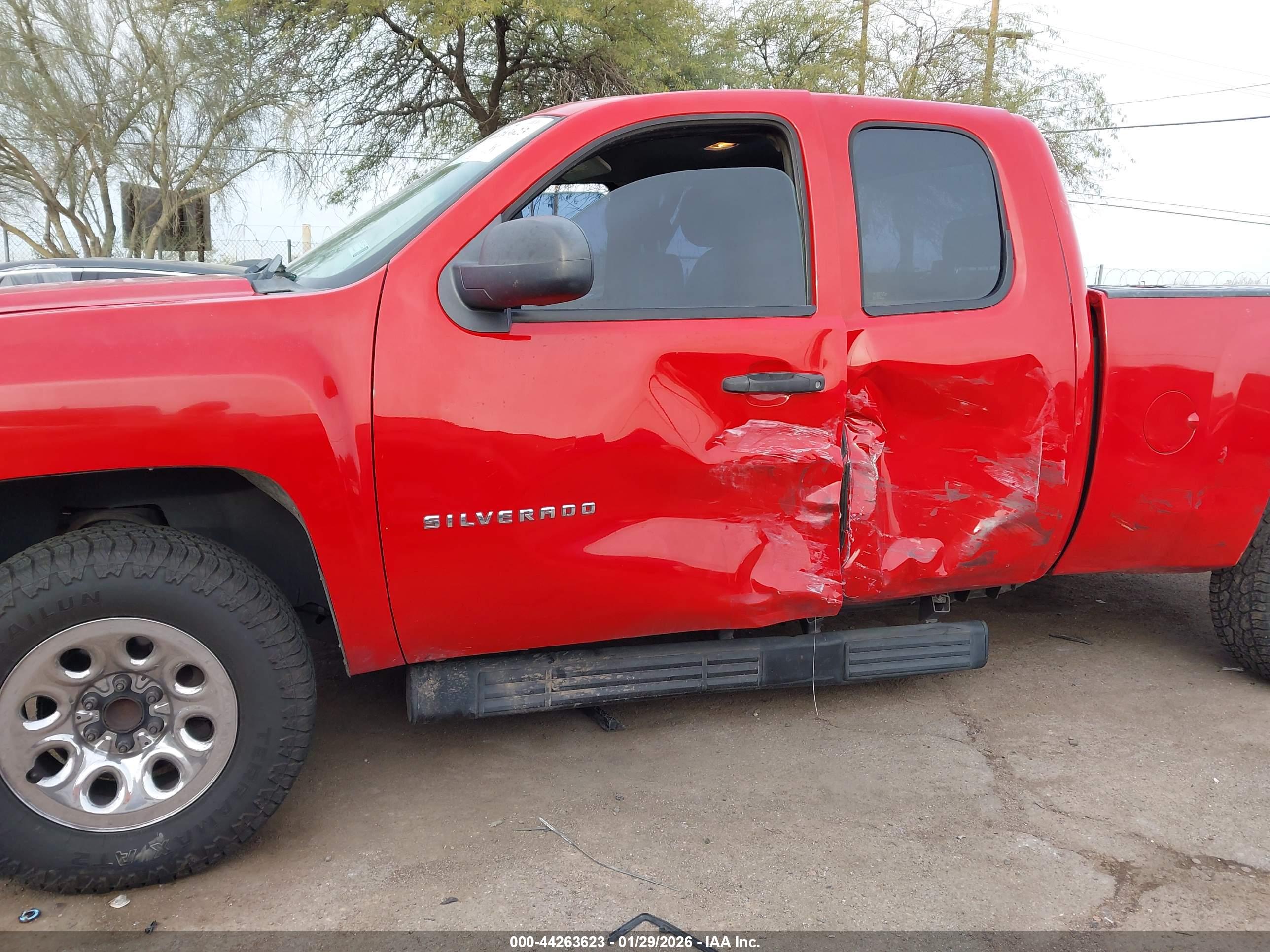 CHEVROLET SILVERADO image 6
