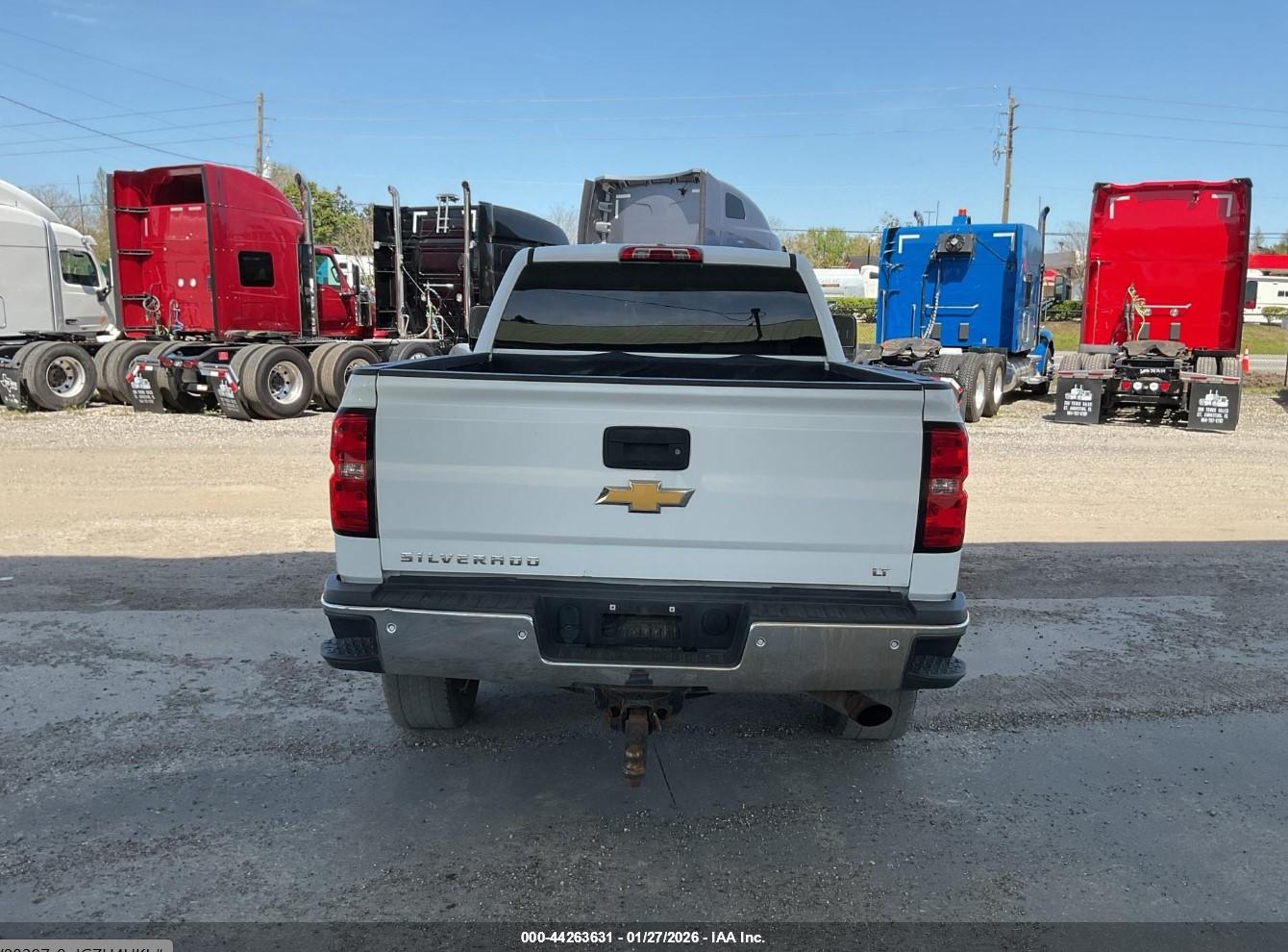 CHEVROLET SILVERADO image 4