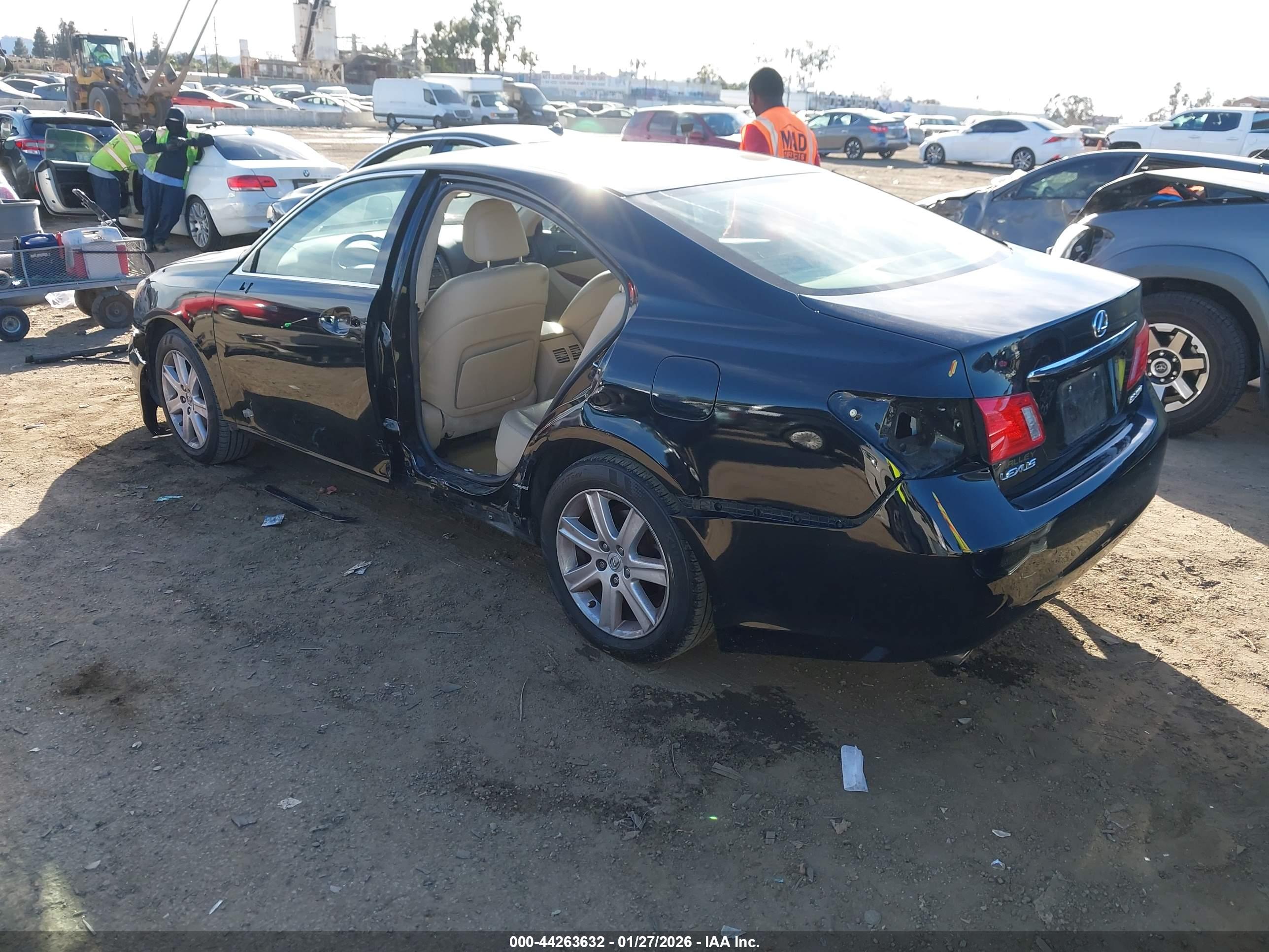 LEXUS ES image 3