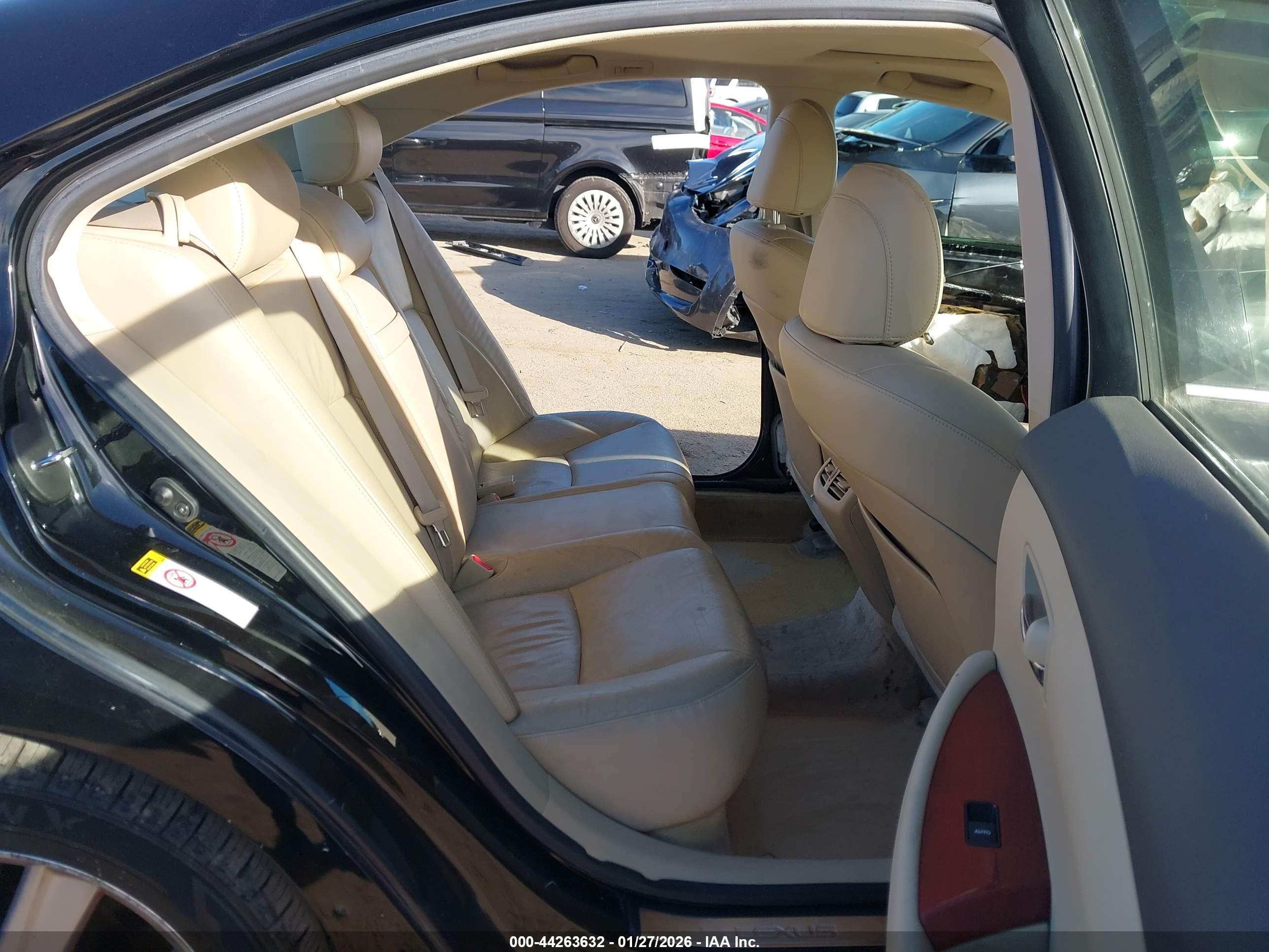 LEXUS ES image 8