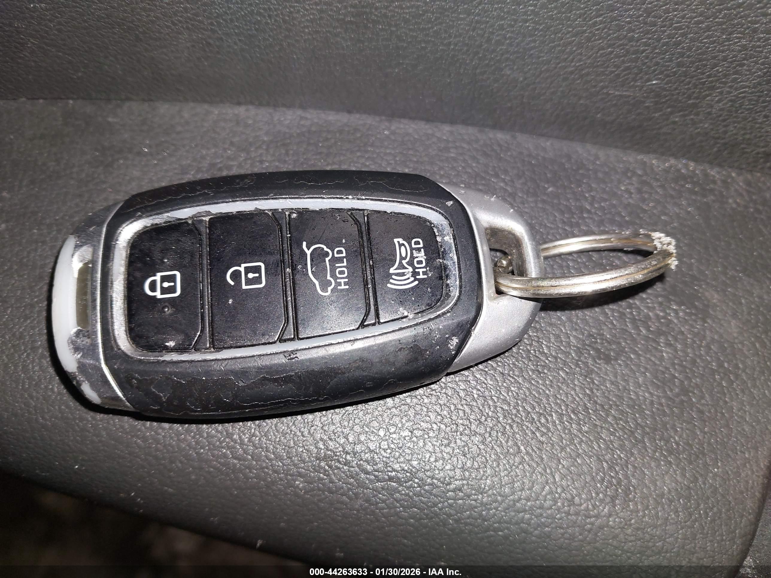 HYUNDAI KONA image 11