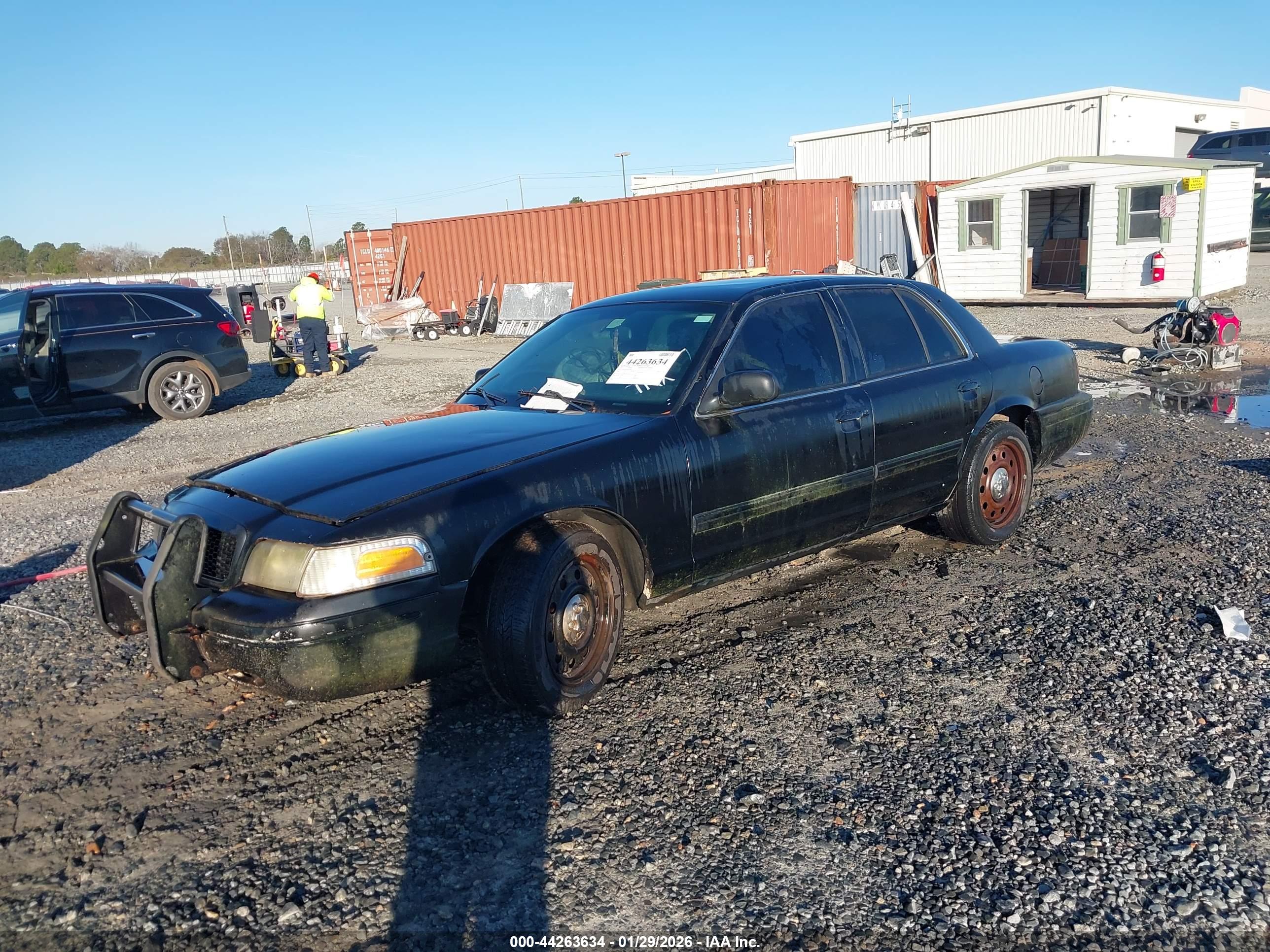 FORD CROWN image 2