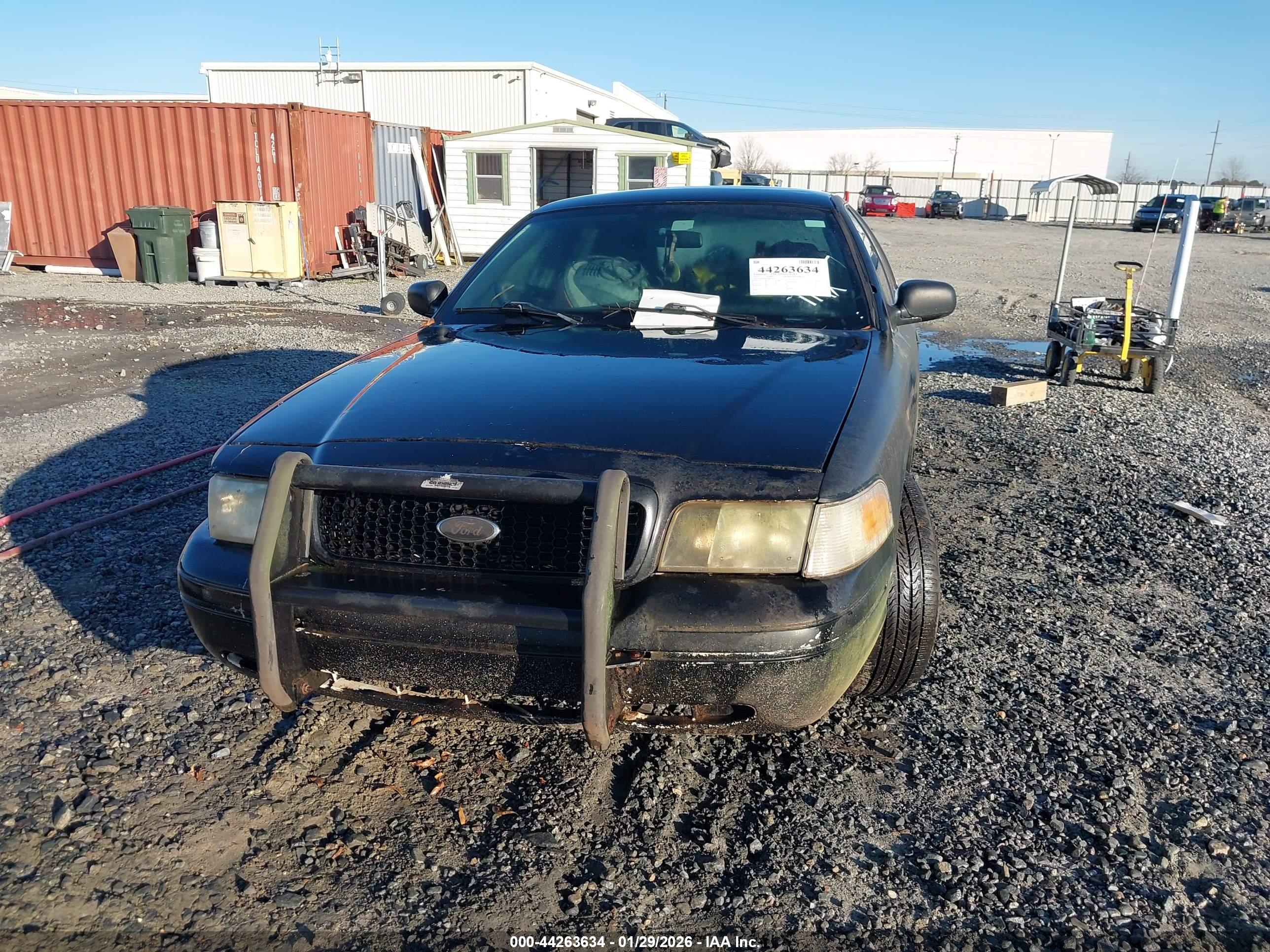 FORD CROWN image 6