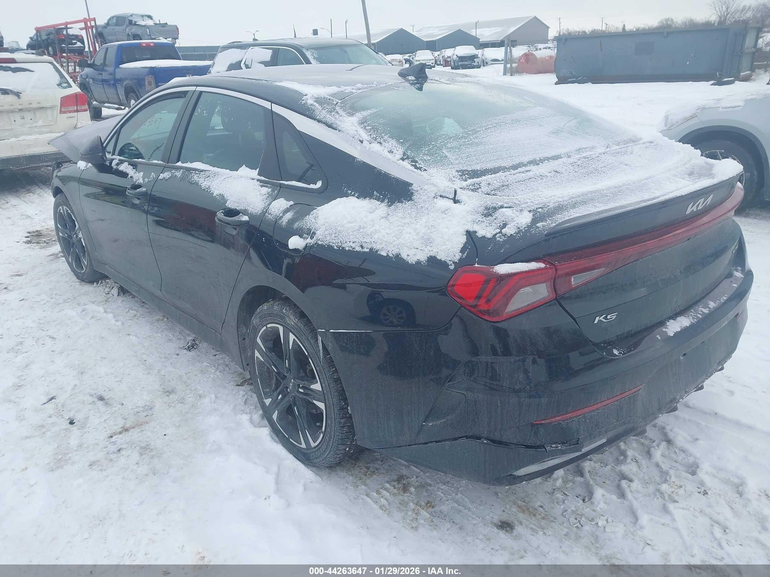 KIA K5 image 3