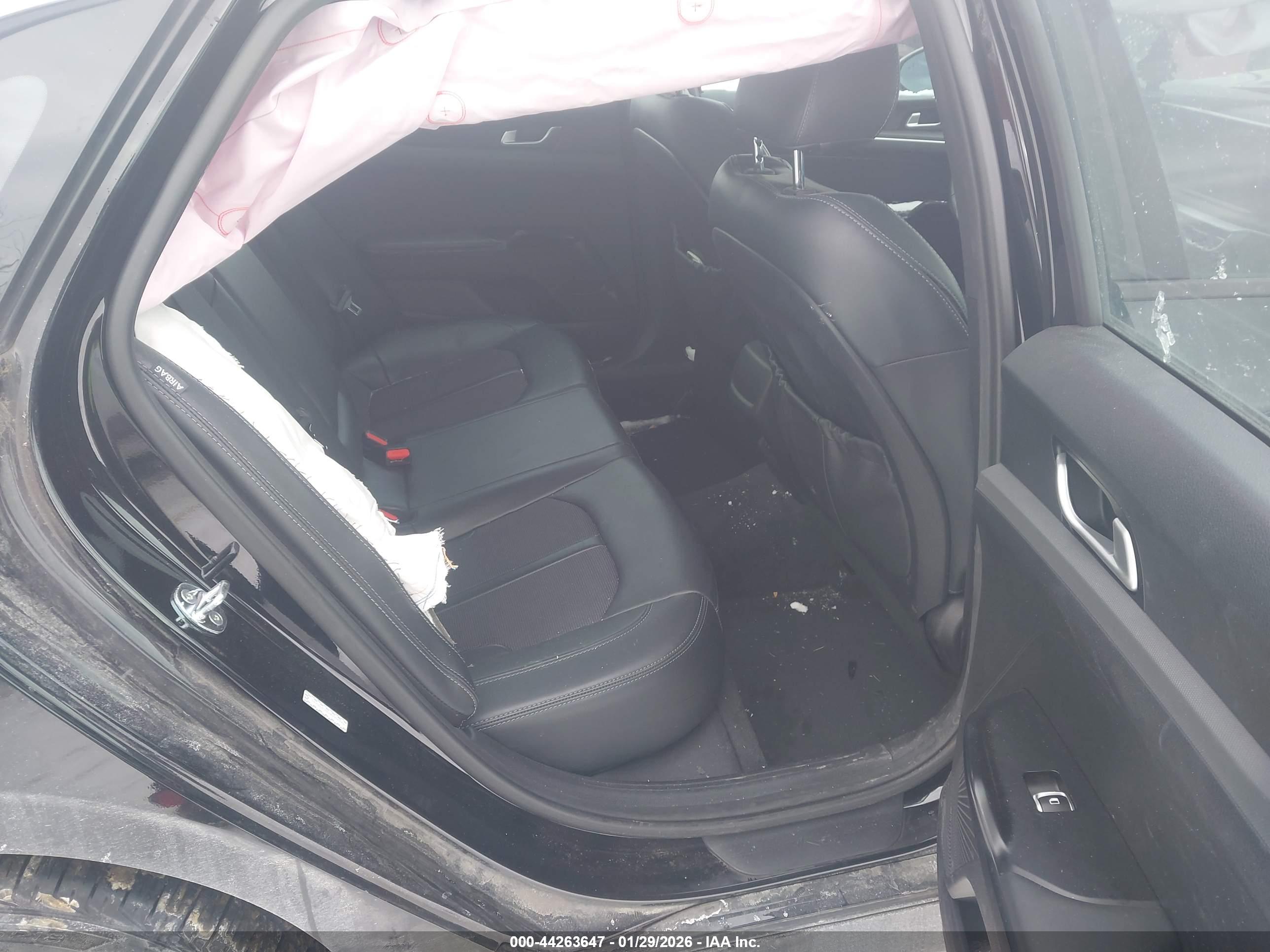 KIA K5 image 8