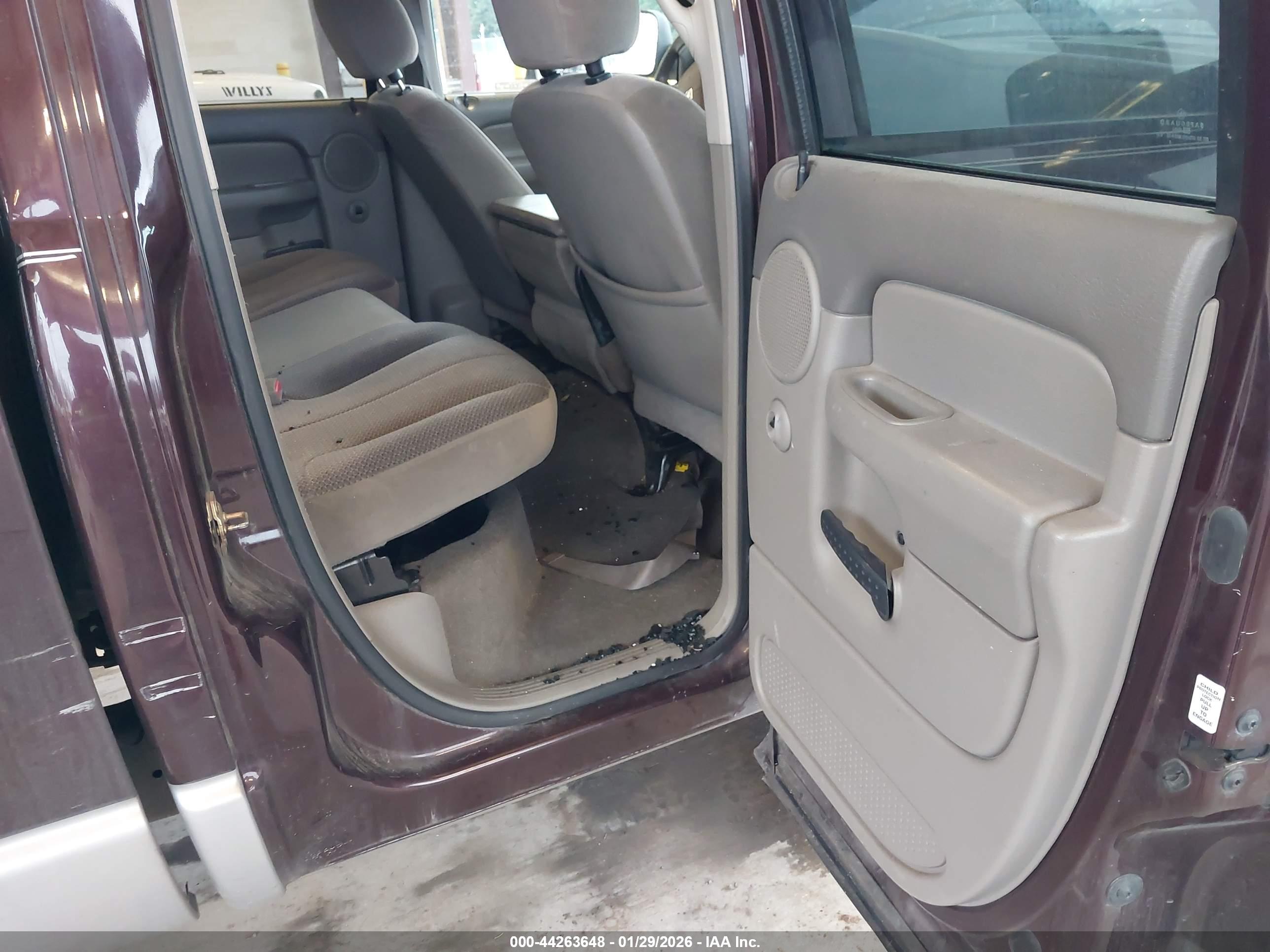 DODGE RAM image 8