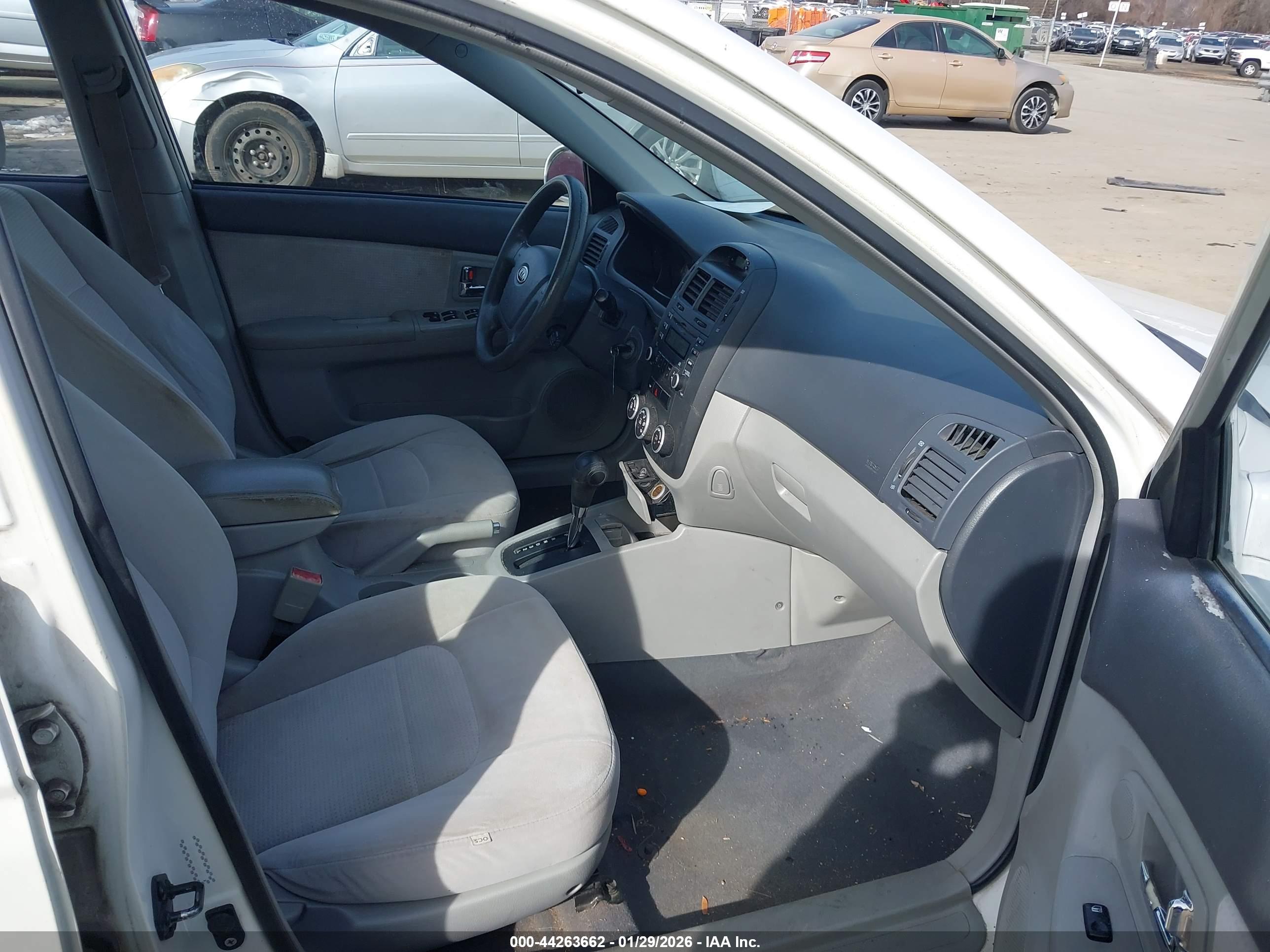 KIA SPECTRA image 5