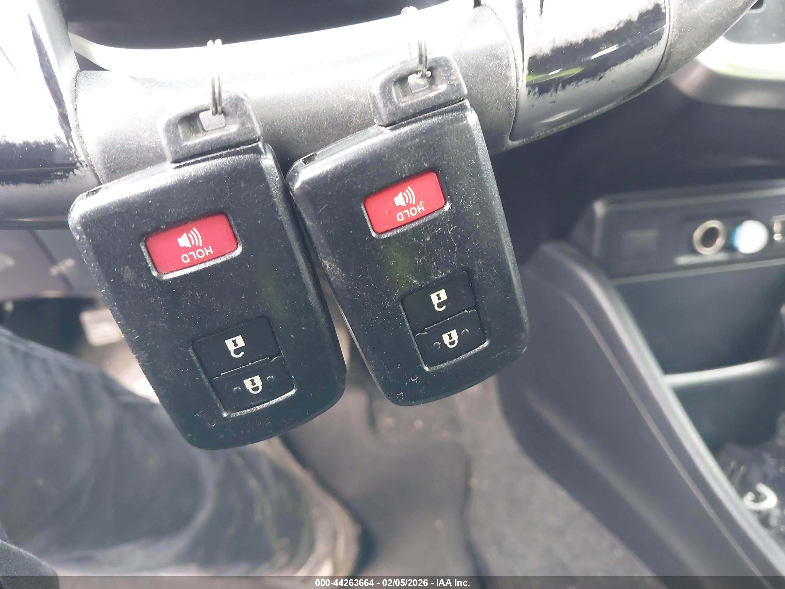 TOYOTA PRIUS image 11