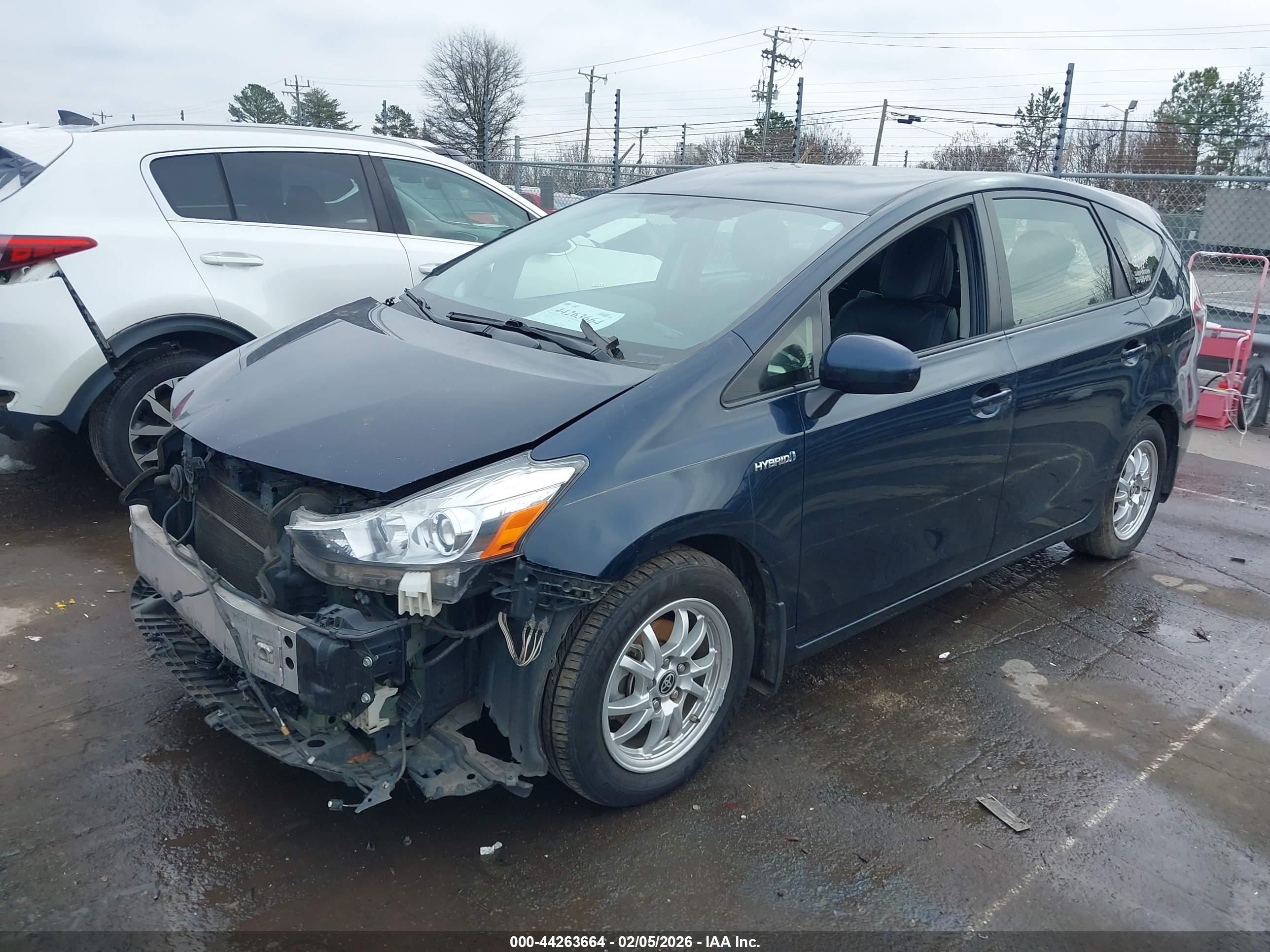 TOYOTA PRIUS image 2