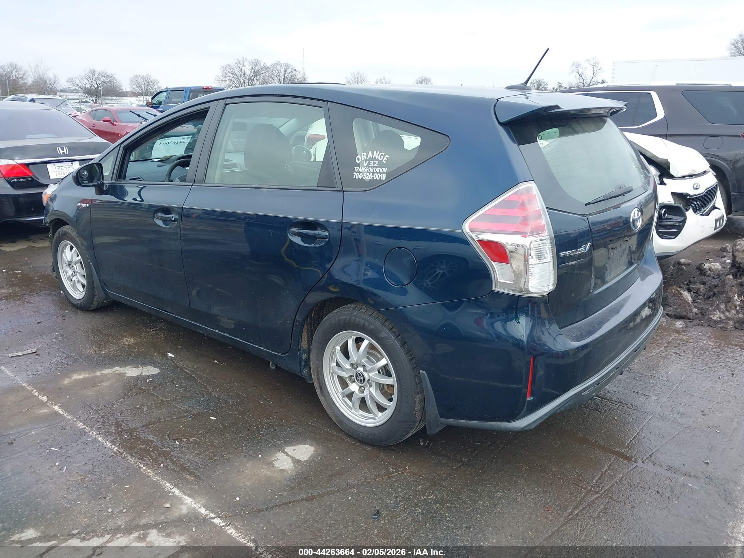 TOYOTA PRIUS image 3