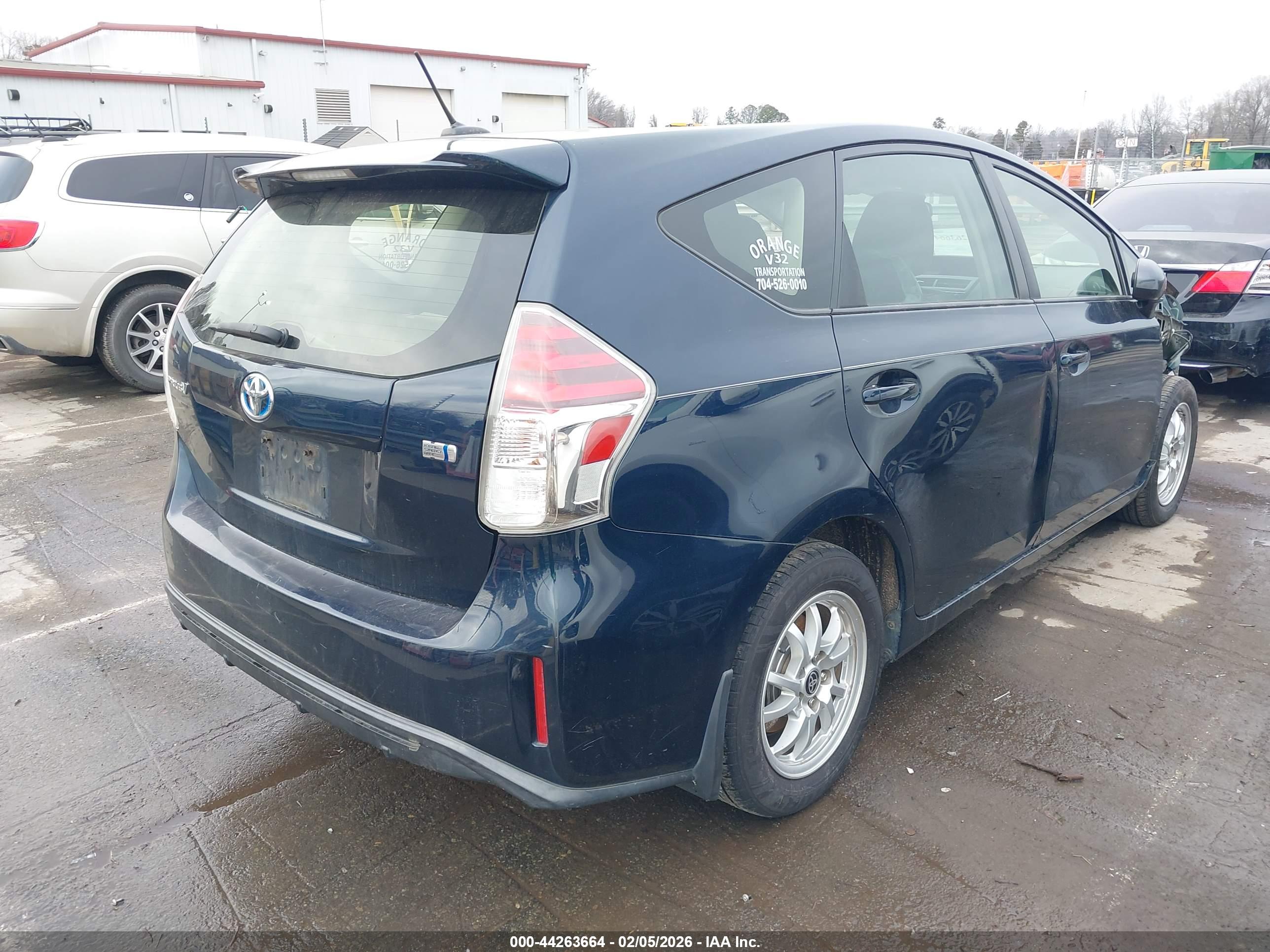TOYOTA PRIUS image 4