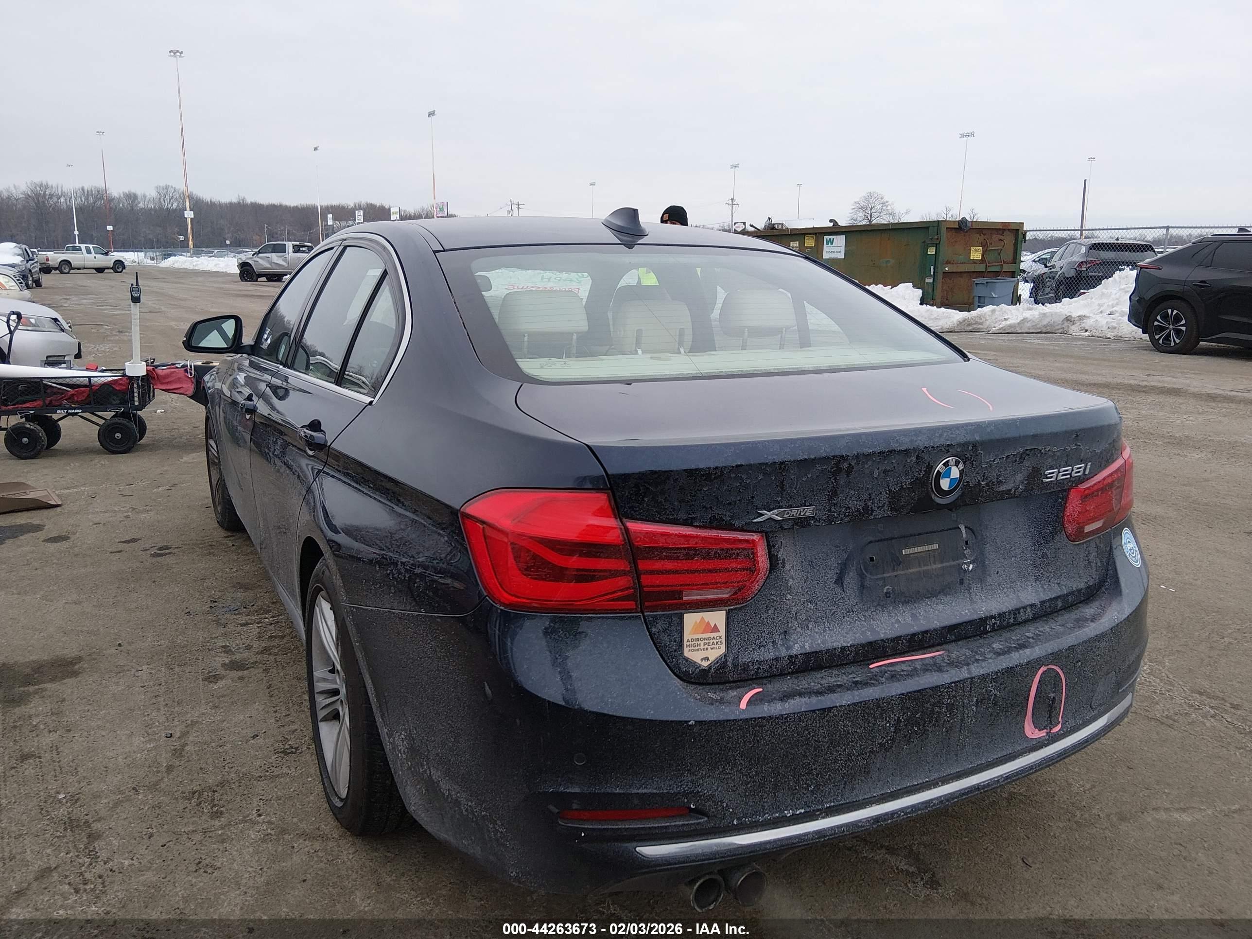 BMW 328I image 3