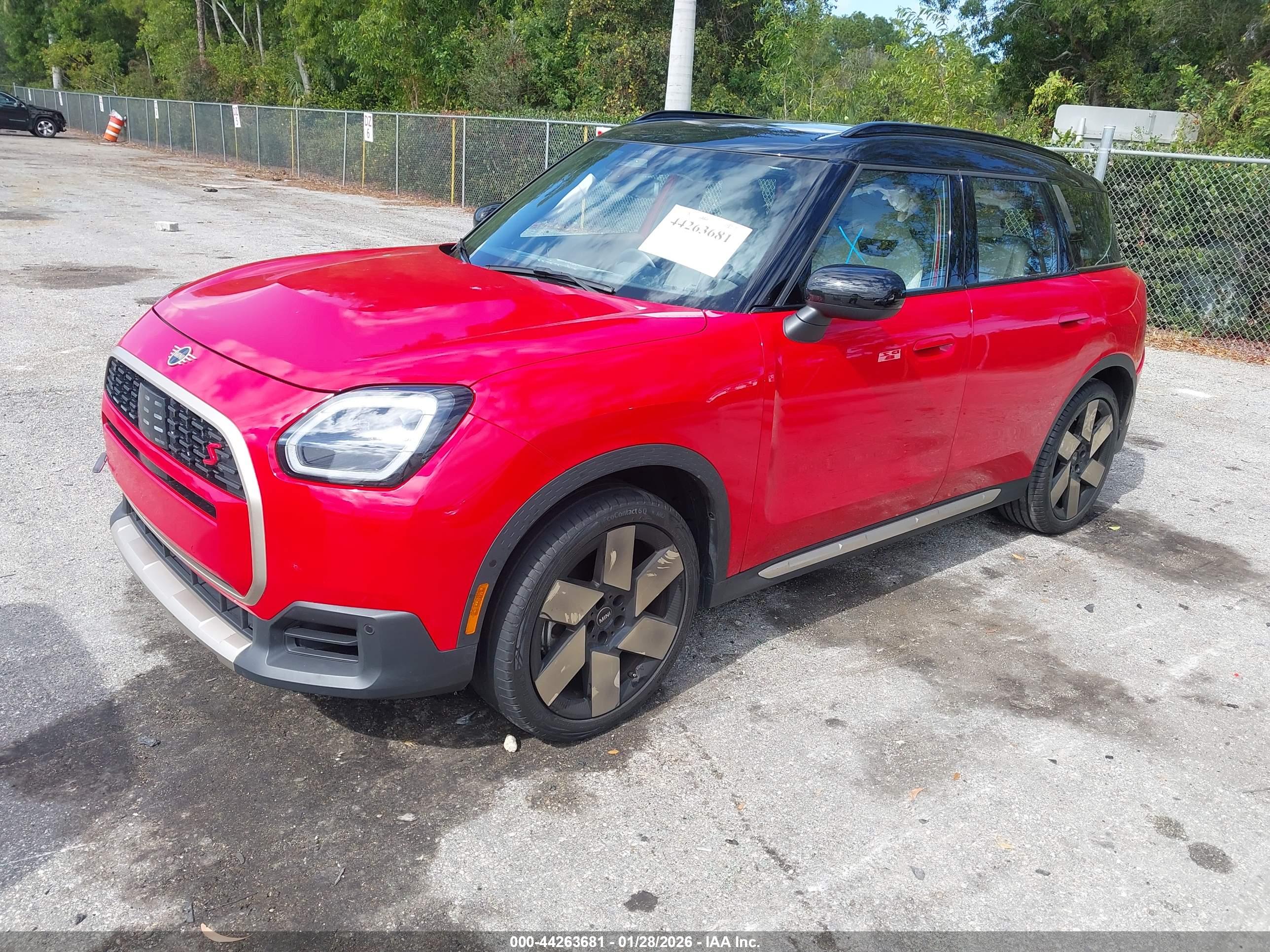 MINI COUNTRYMAN image 2