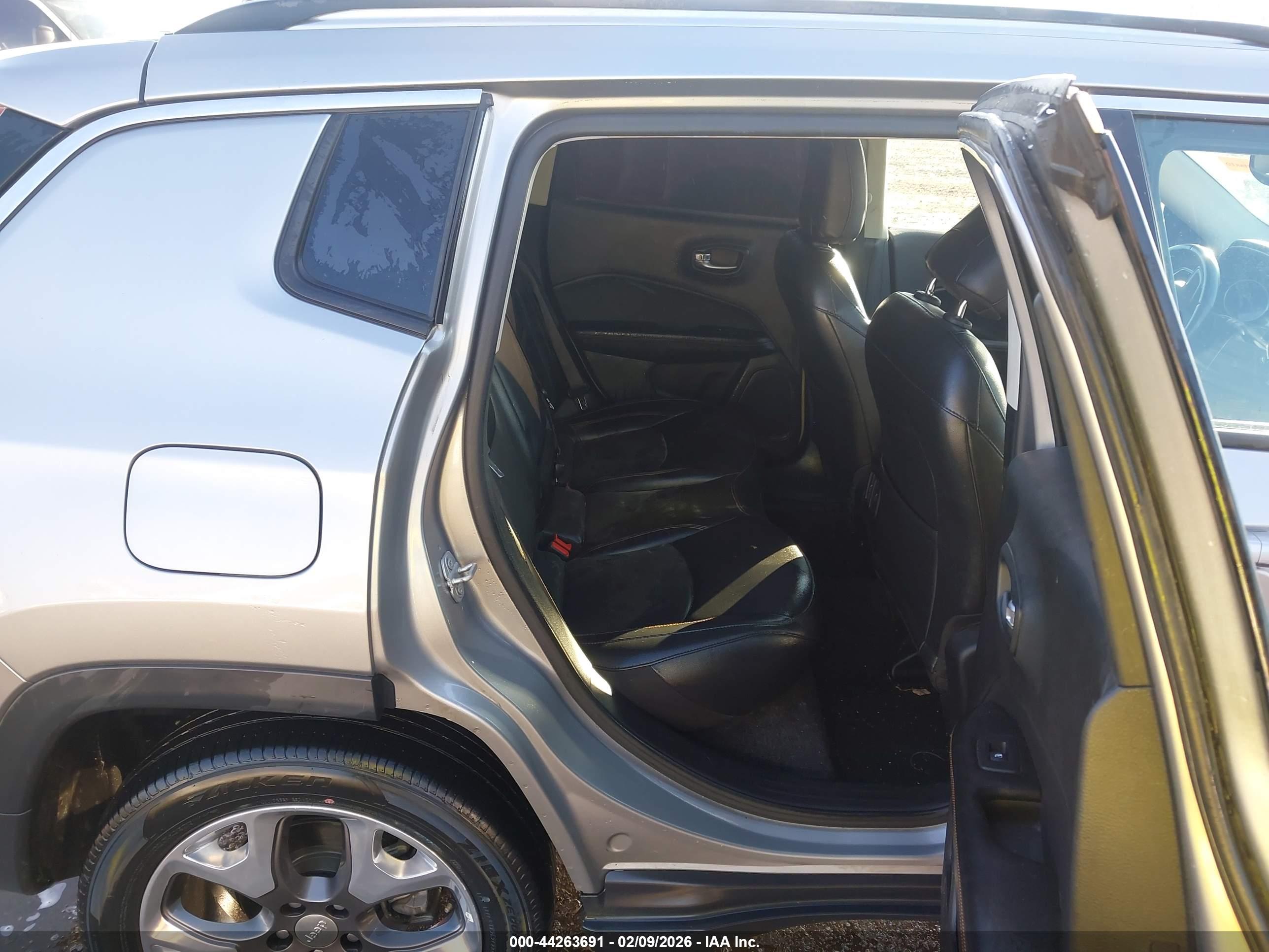 JEEP COMPASS image 8