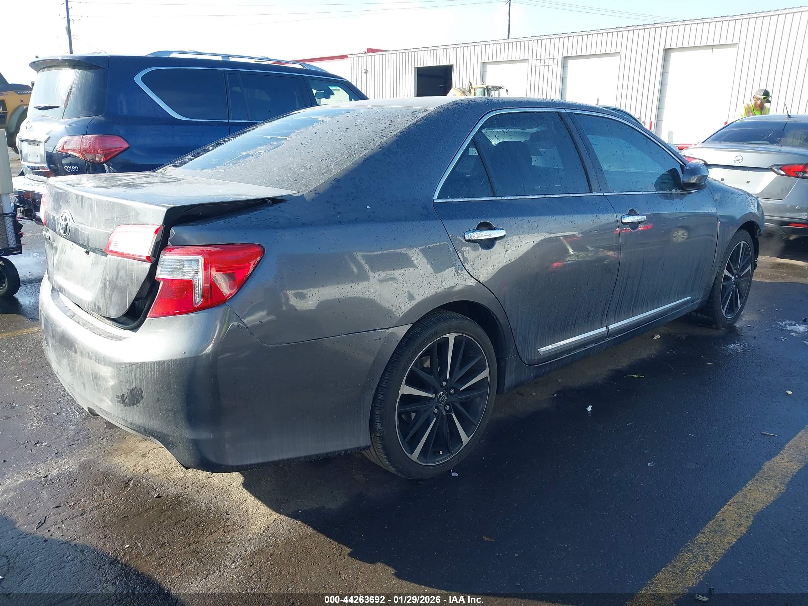 TOYOTA CAMRY image 4