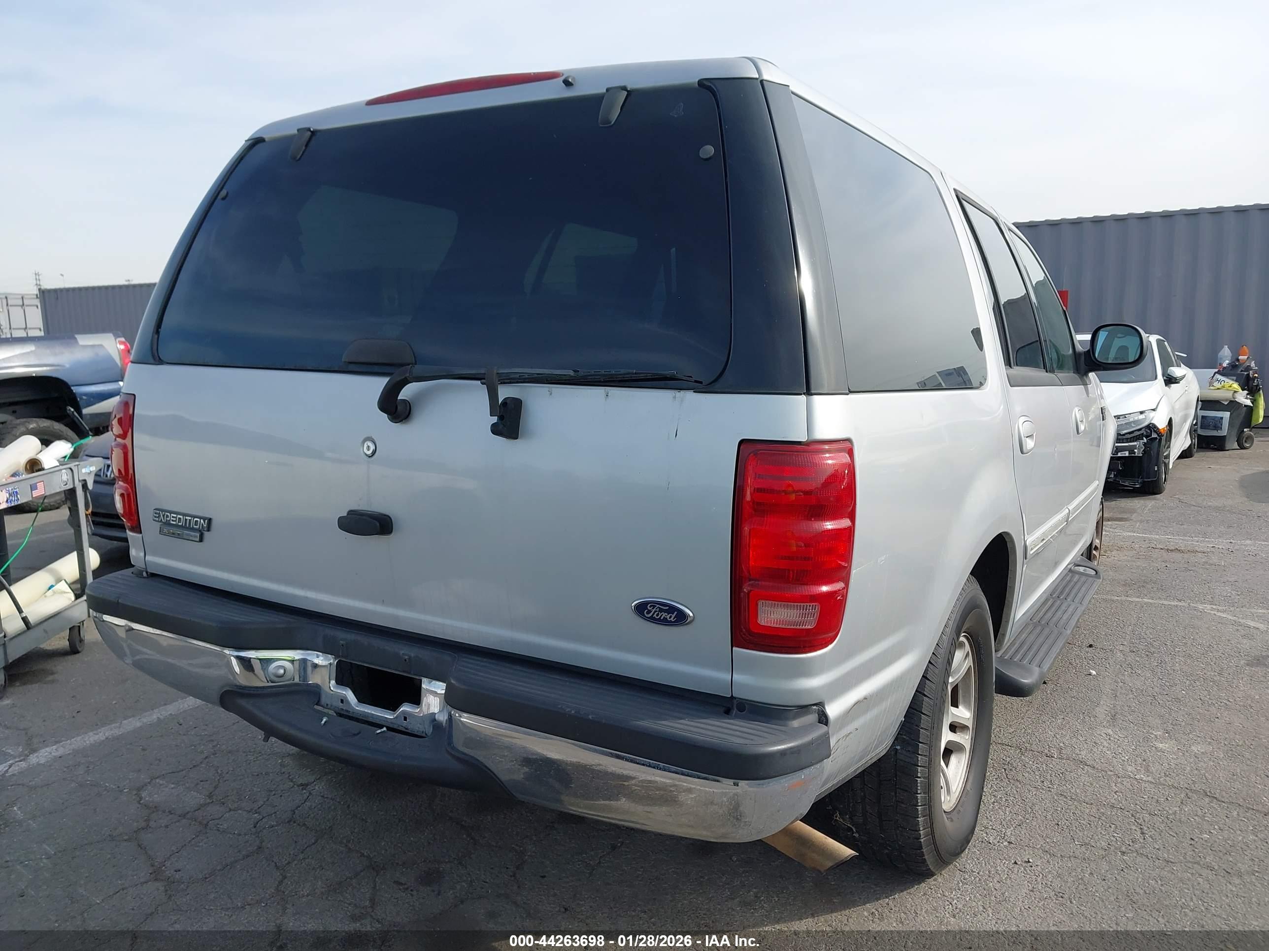 FORD EXPEDITION image 4