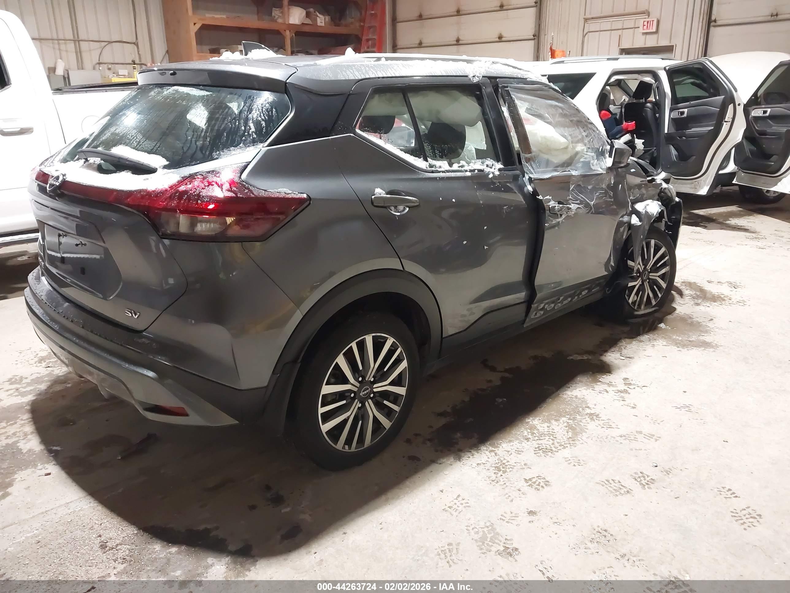 NISSAN KICKS image 4
