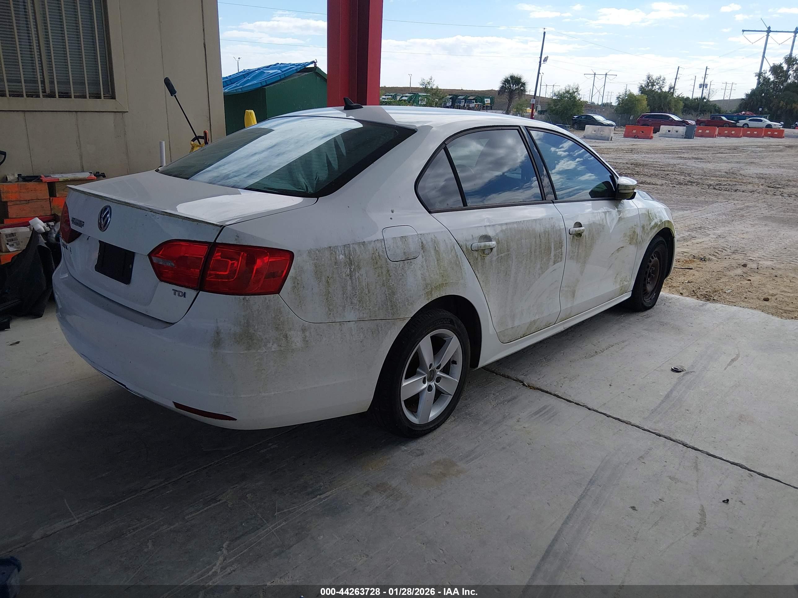 VOLKSWAGEN JETTA image 4