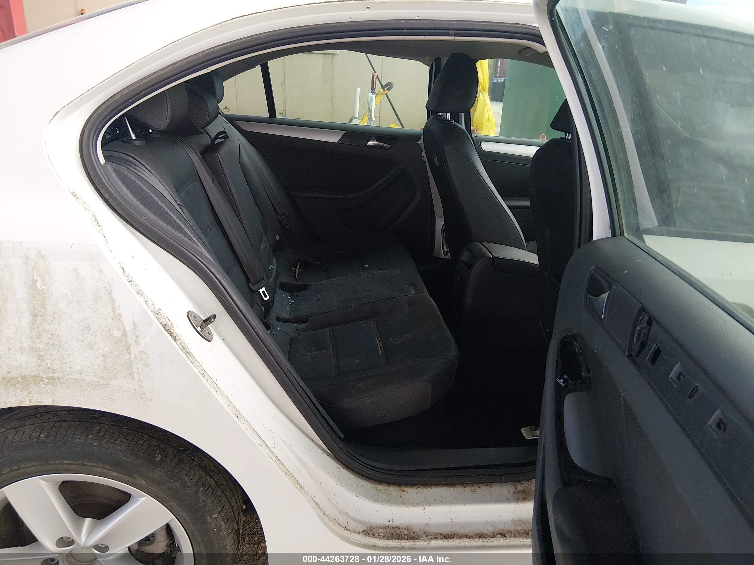 VOLKSWAGEN JETTA image 8