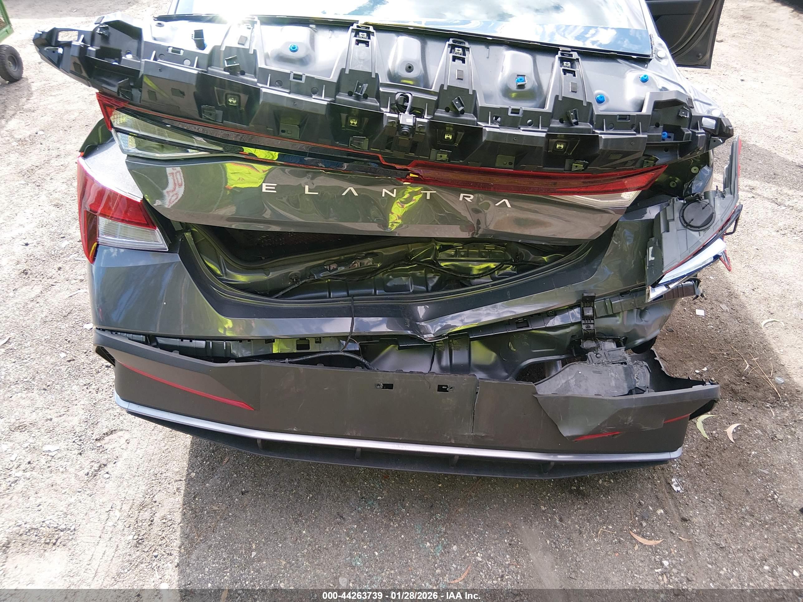 HYUNDAI ELANTRA image 6