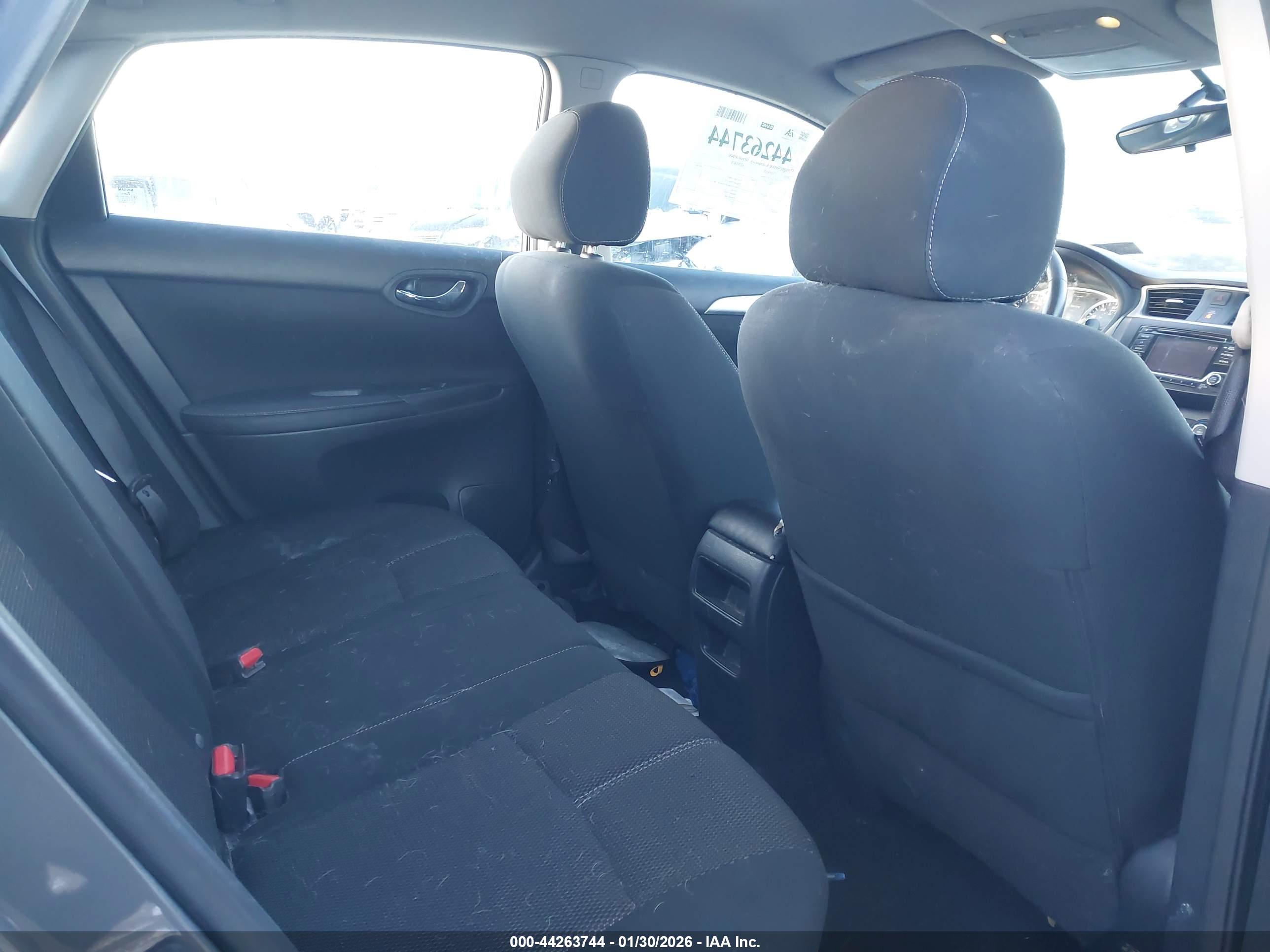 NISSAN SENTRA image 8
