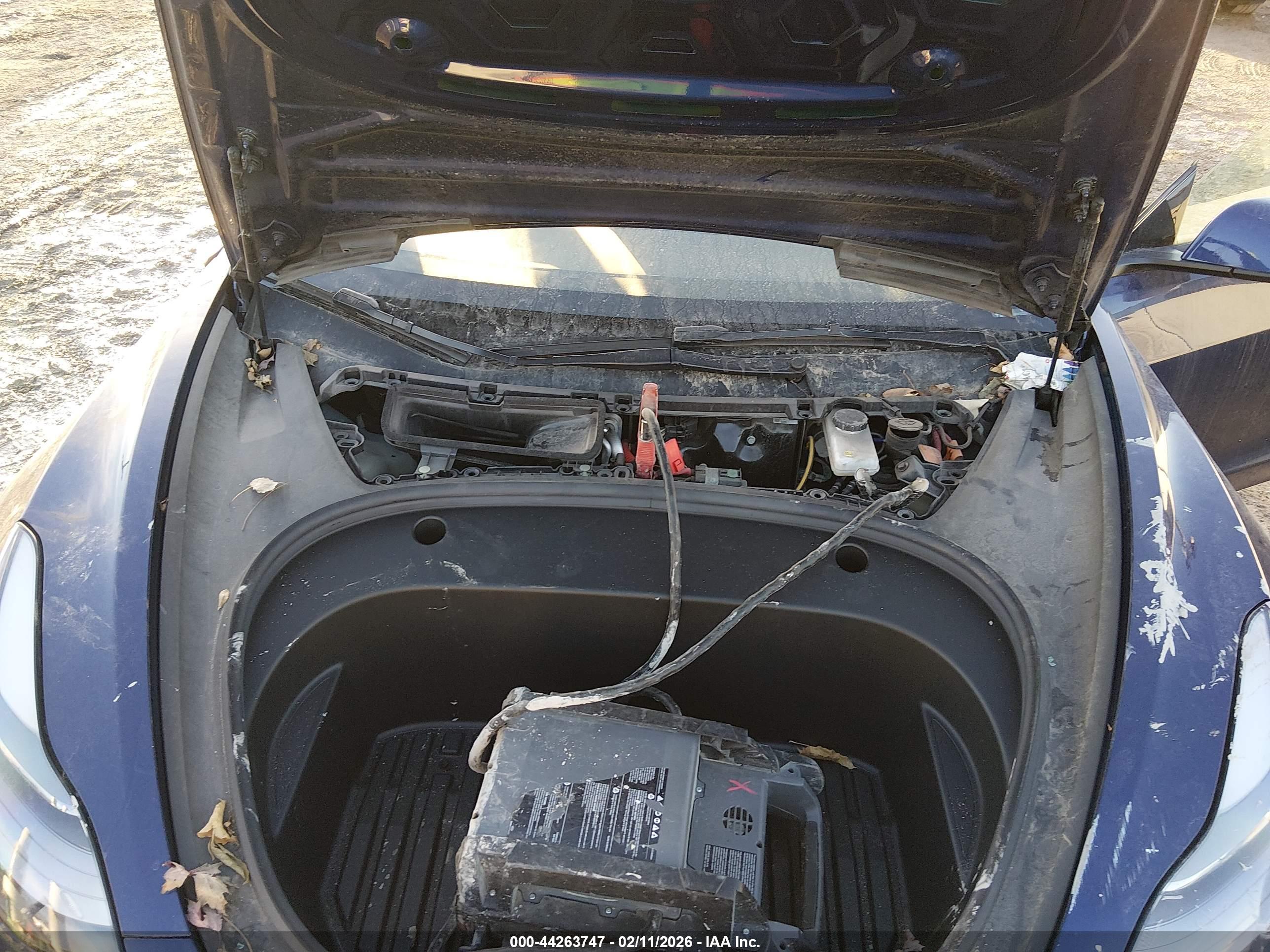 TESLA MODEL image 10