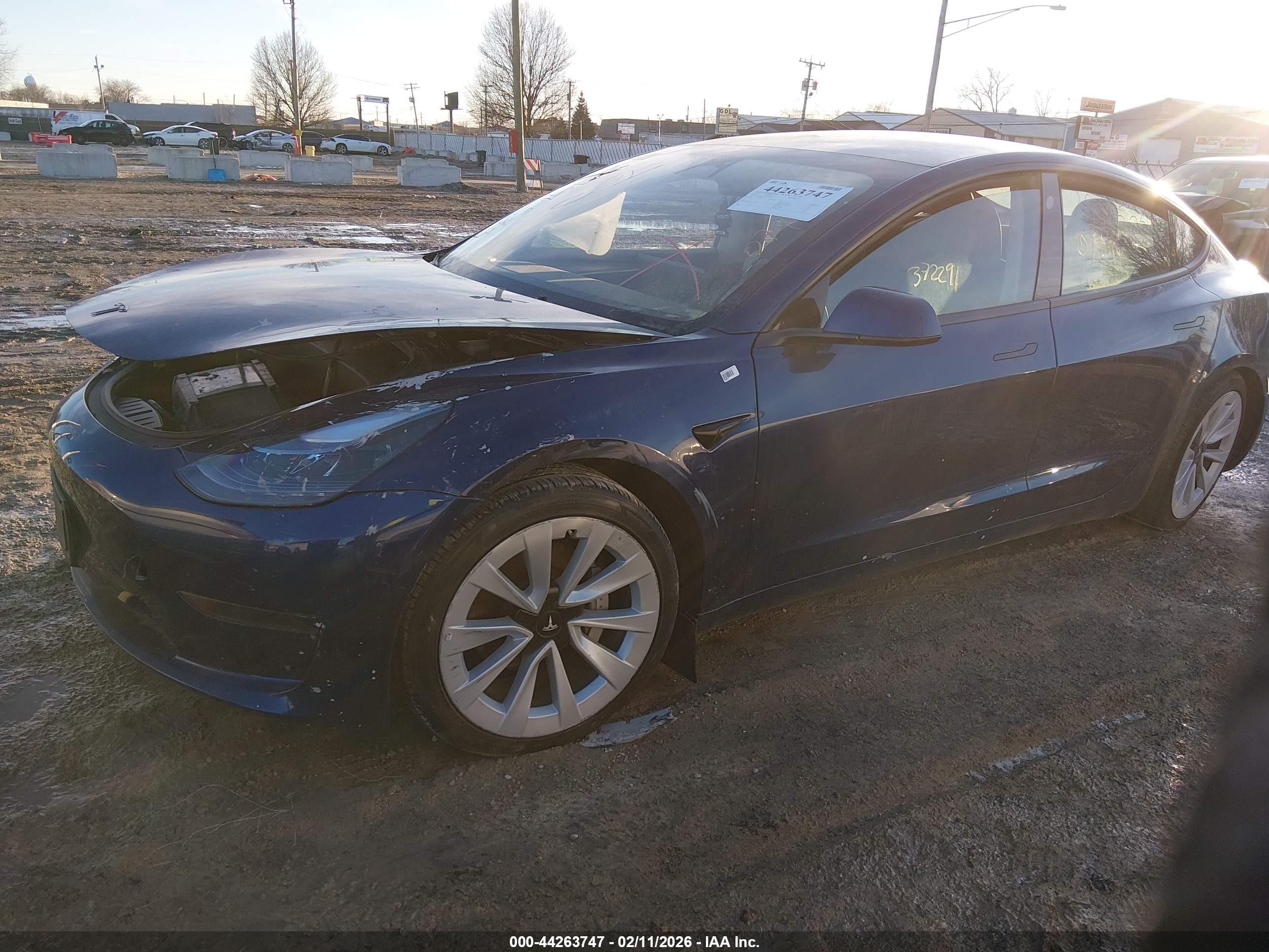 TESLA MODEL image 2