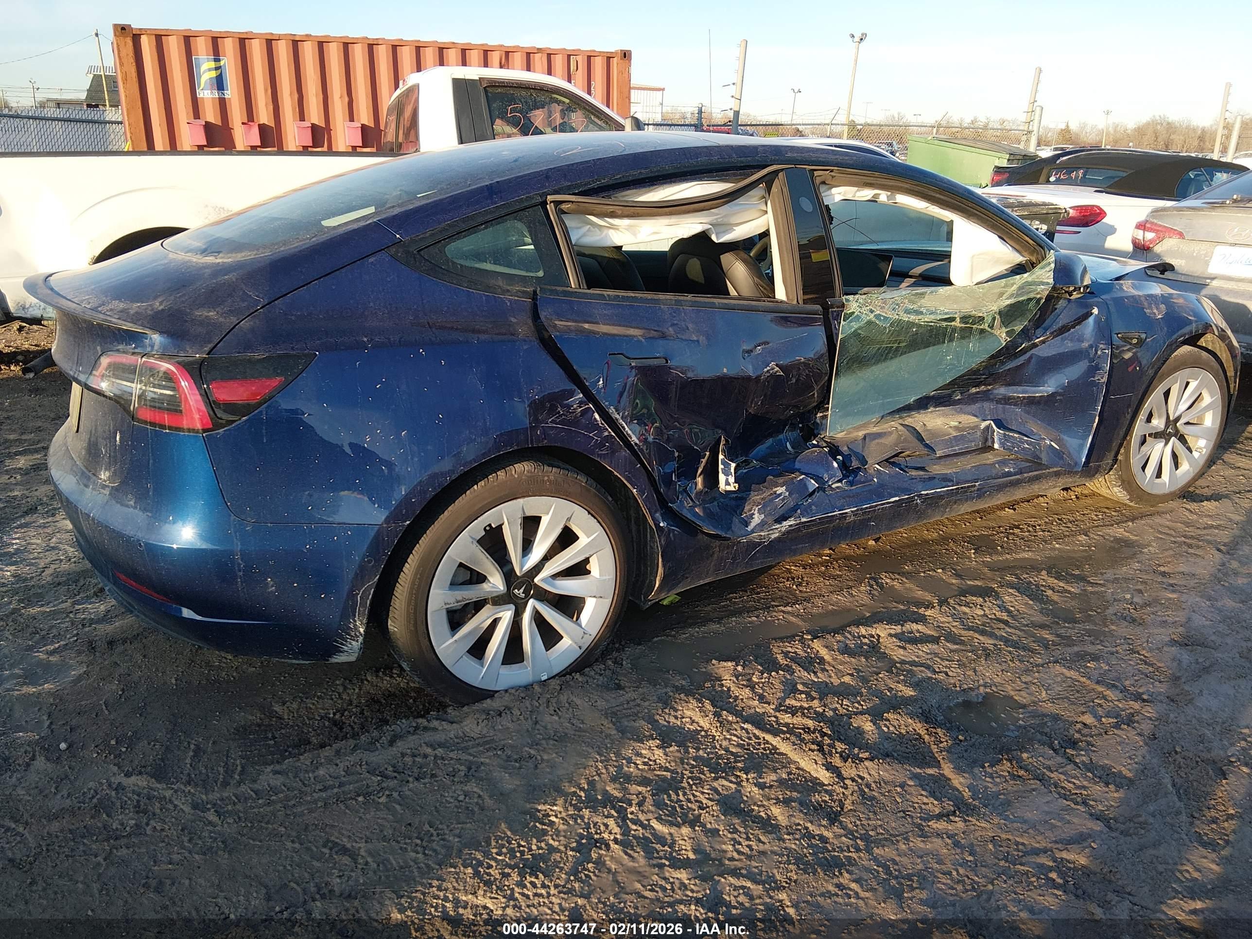 TESLA MODEL image 4