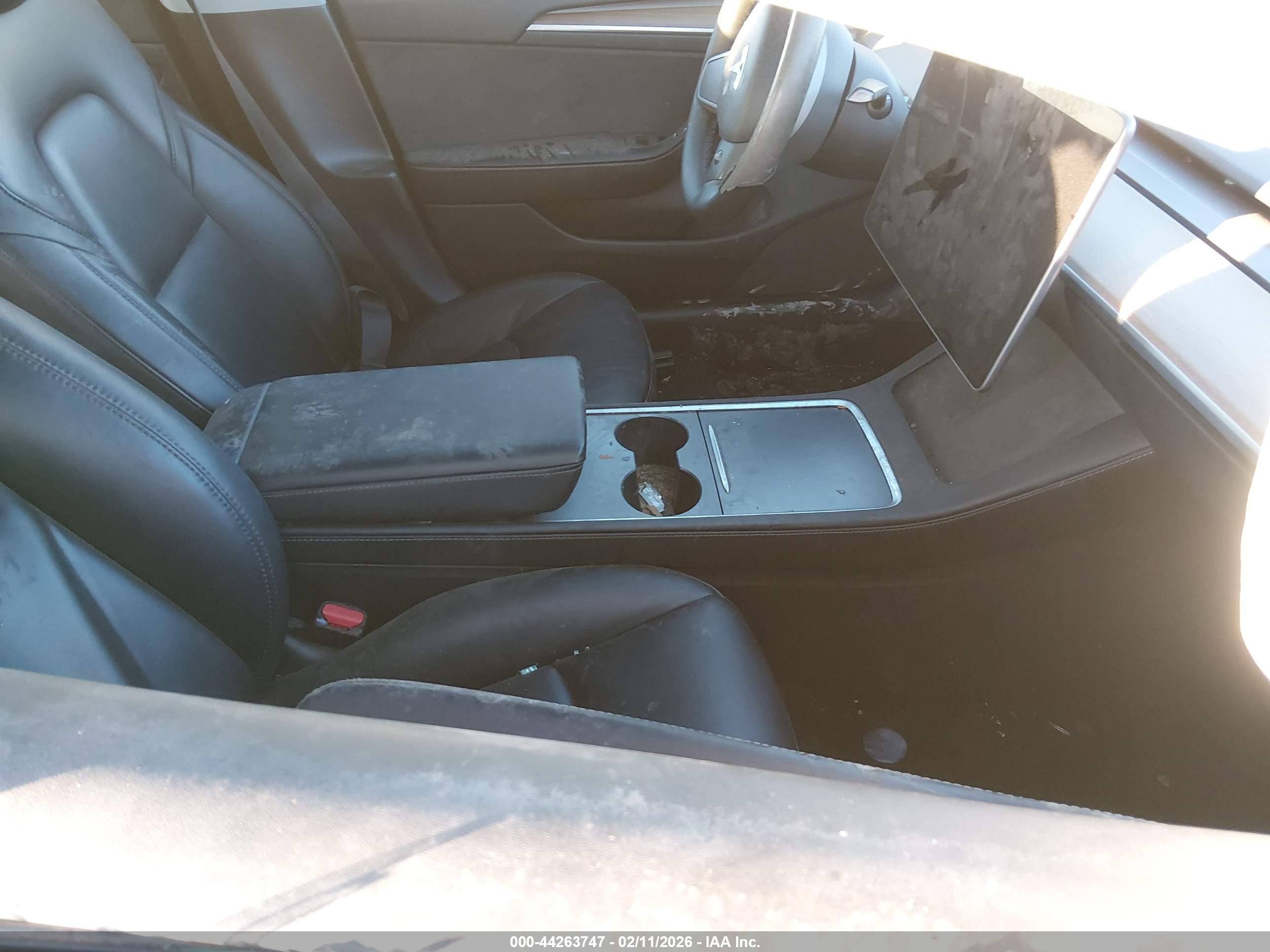 TESLA MODEL image 5