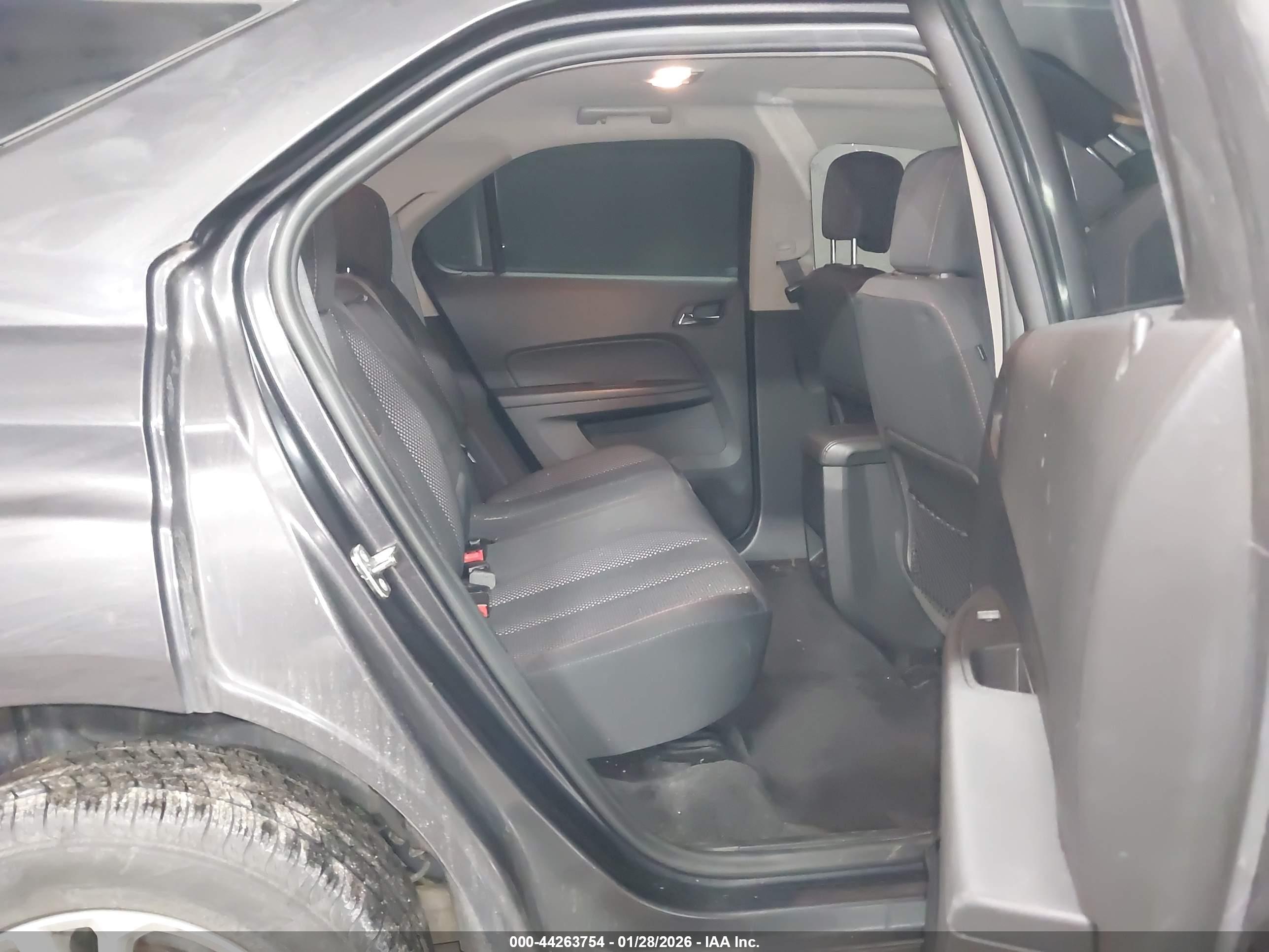 CHEVROLET EQUINOX image 8