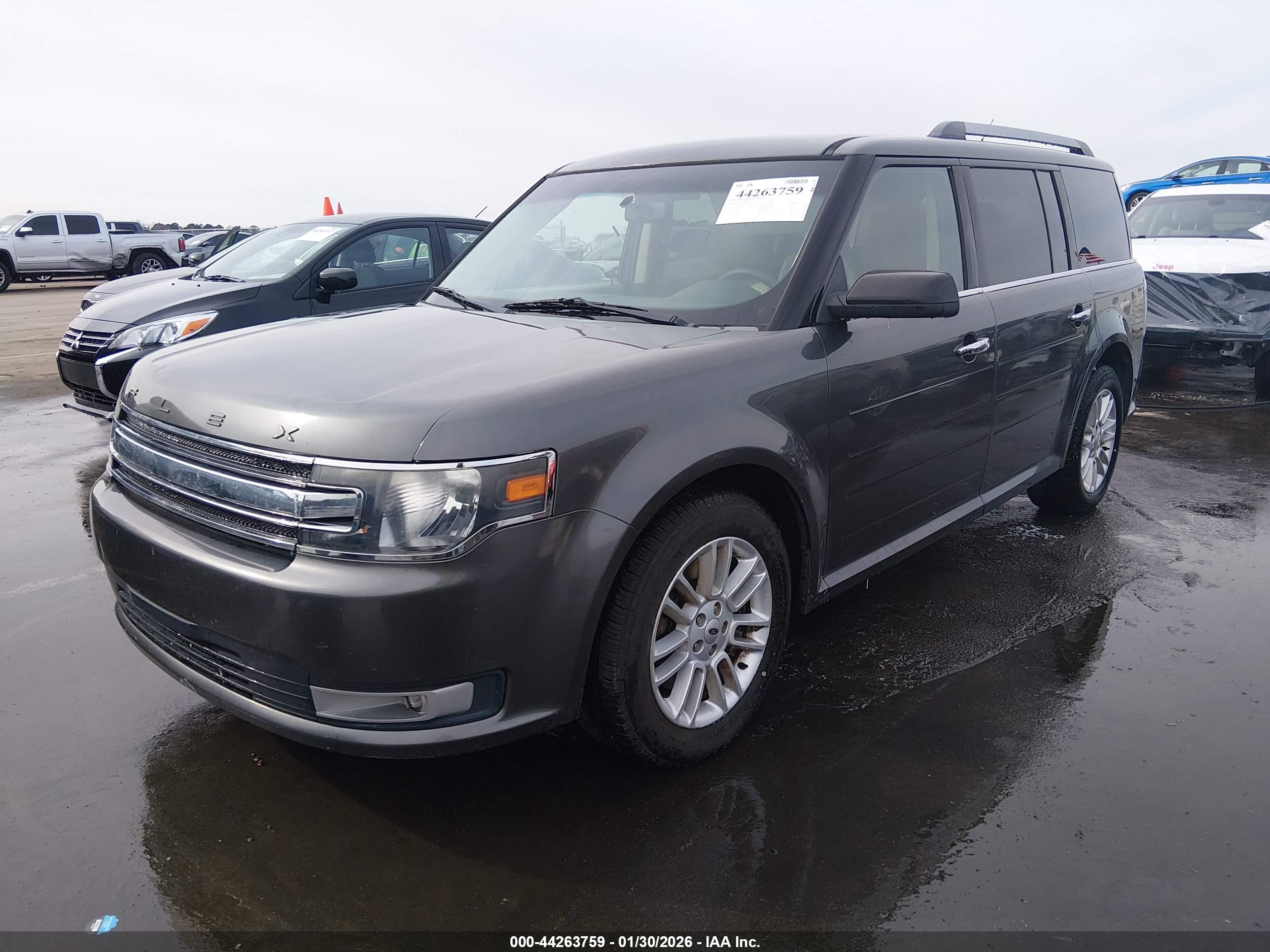 FORD FLEX image 2