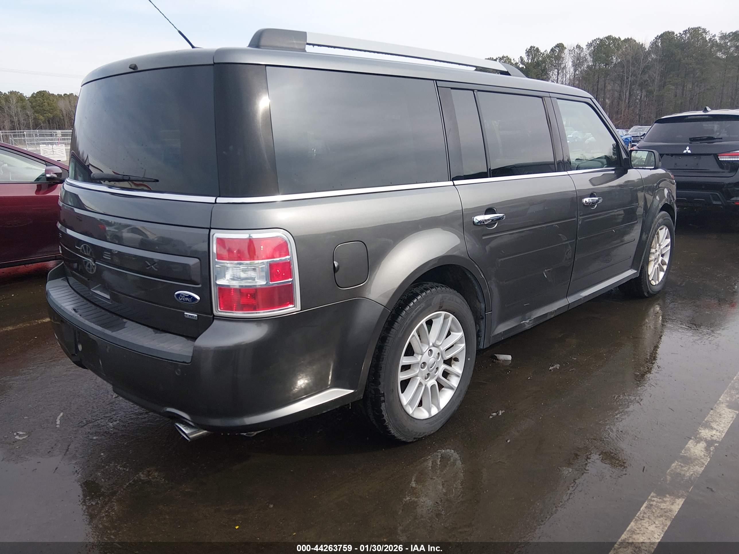 FORD FLEX image 4