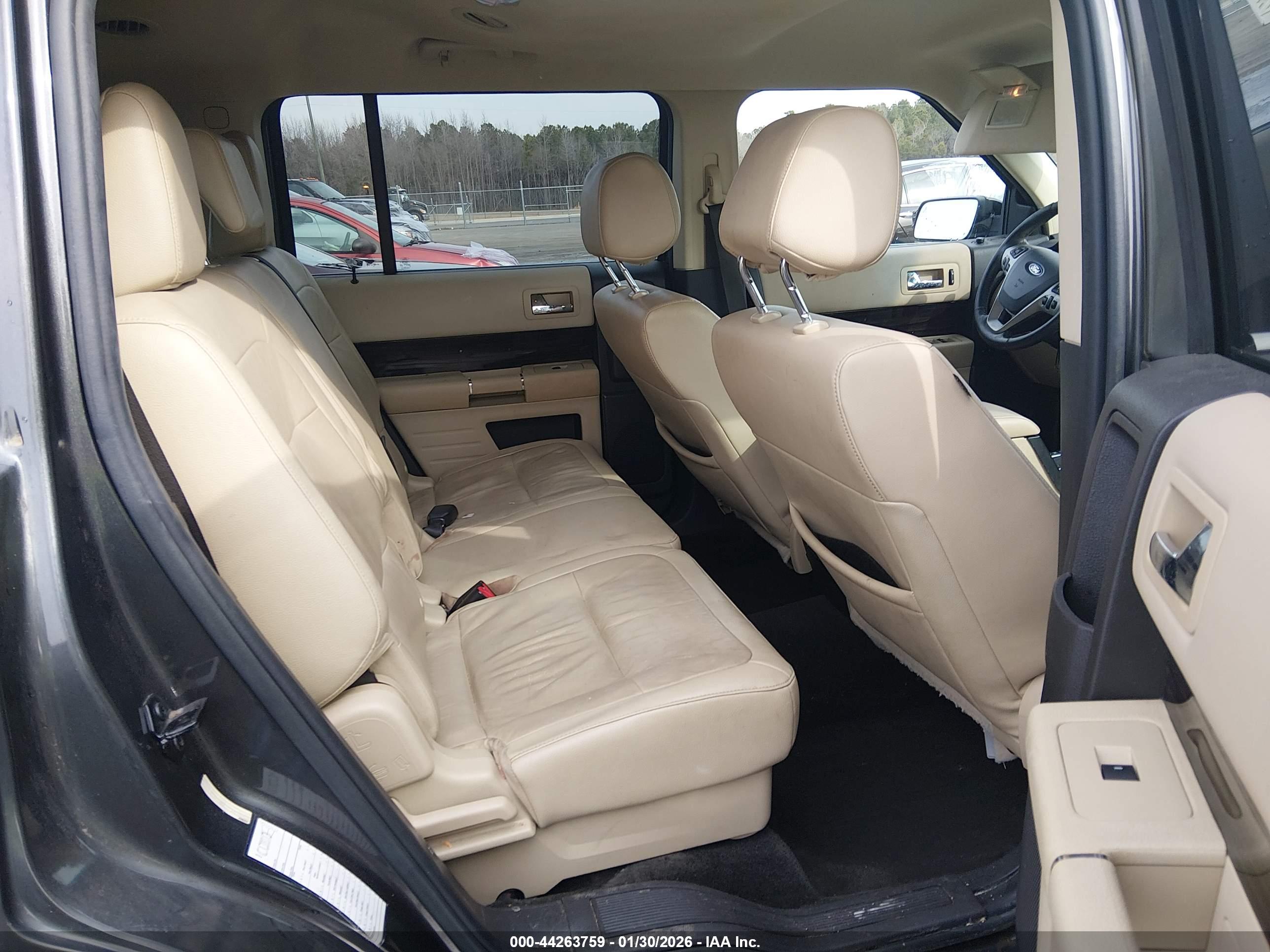 FORD FLEX image 8