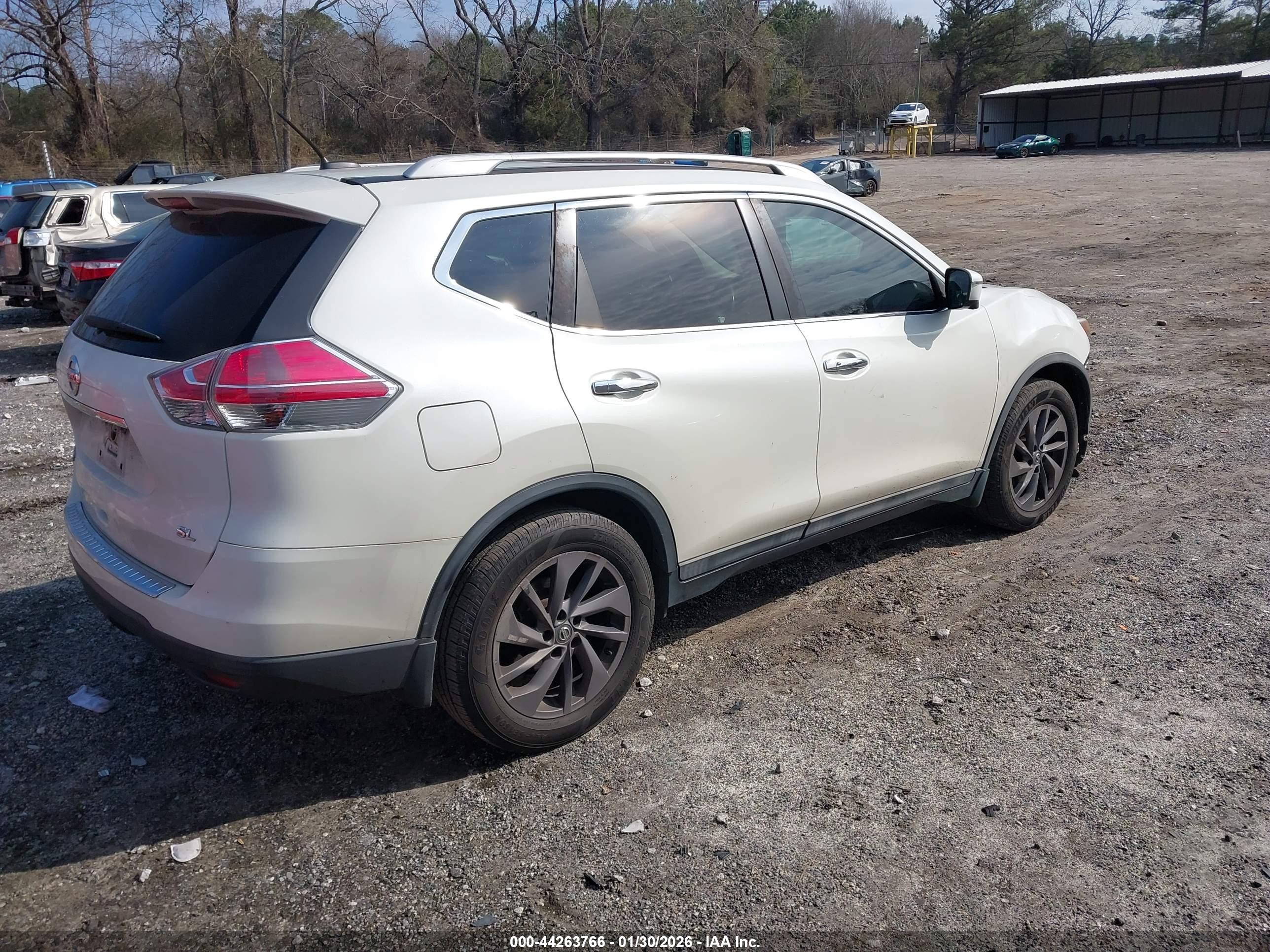 NISSAN ROGUE image 4