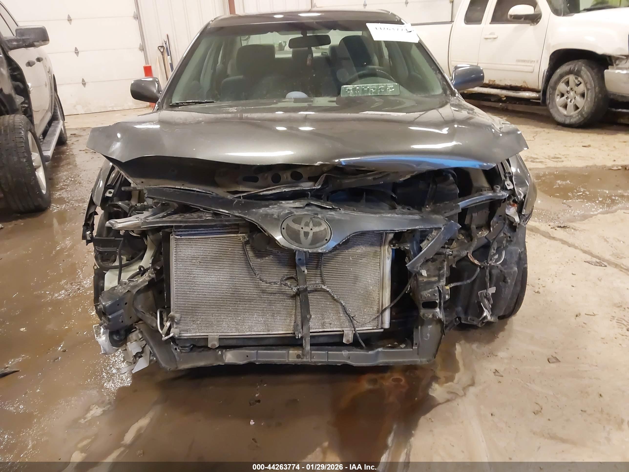 TOYOTA CAMRY image 6