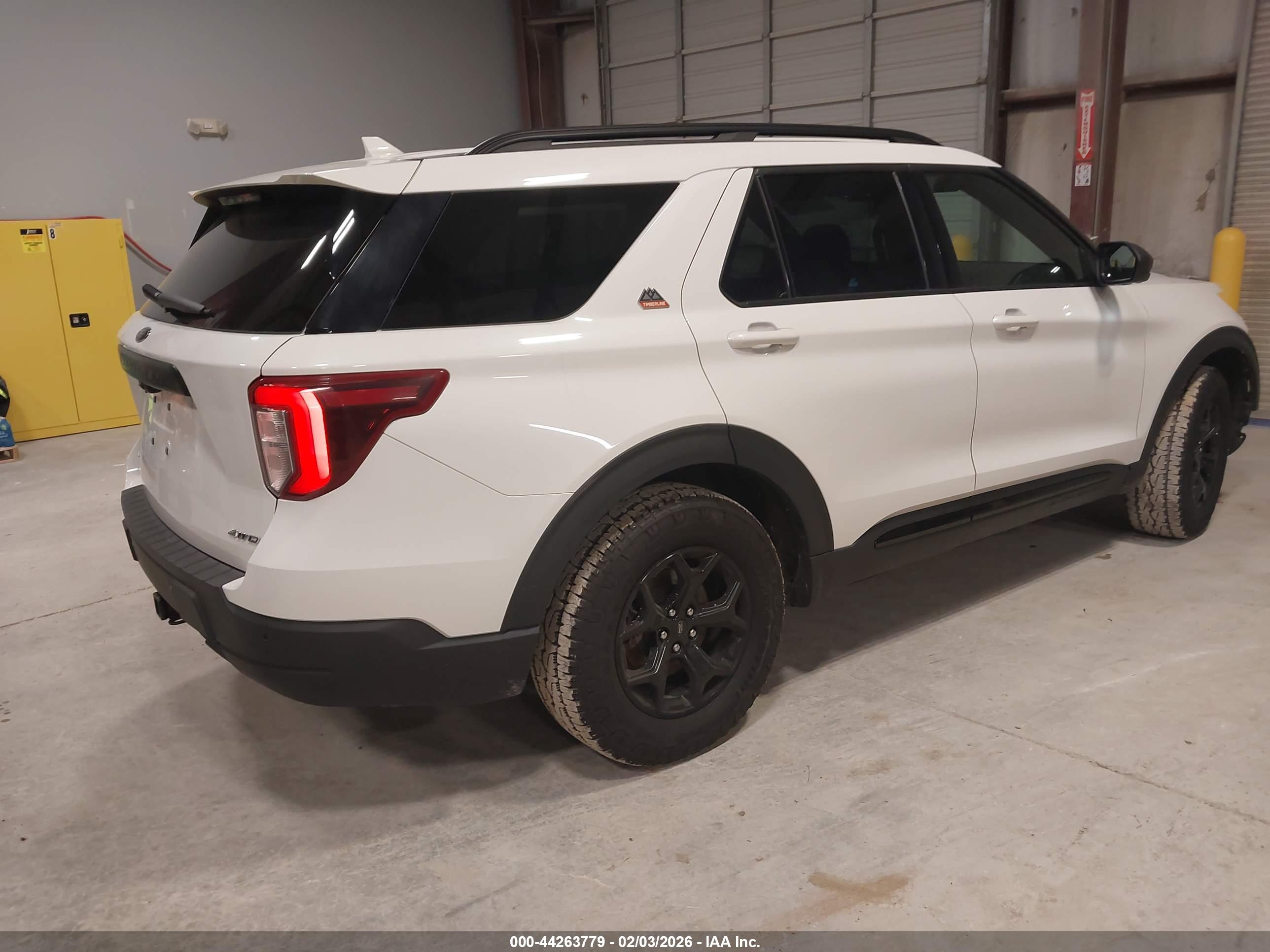 FORD EXPLORER image 4