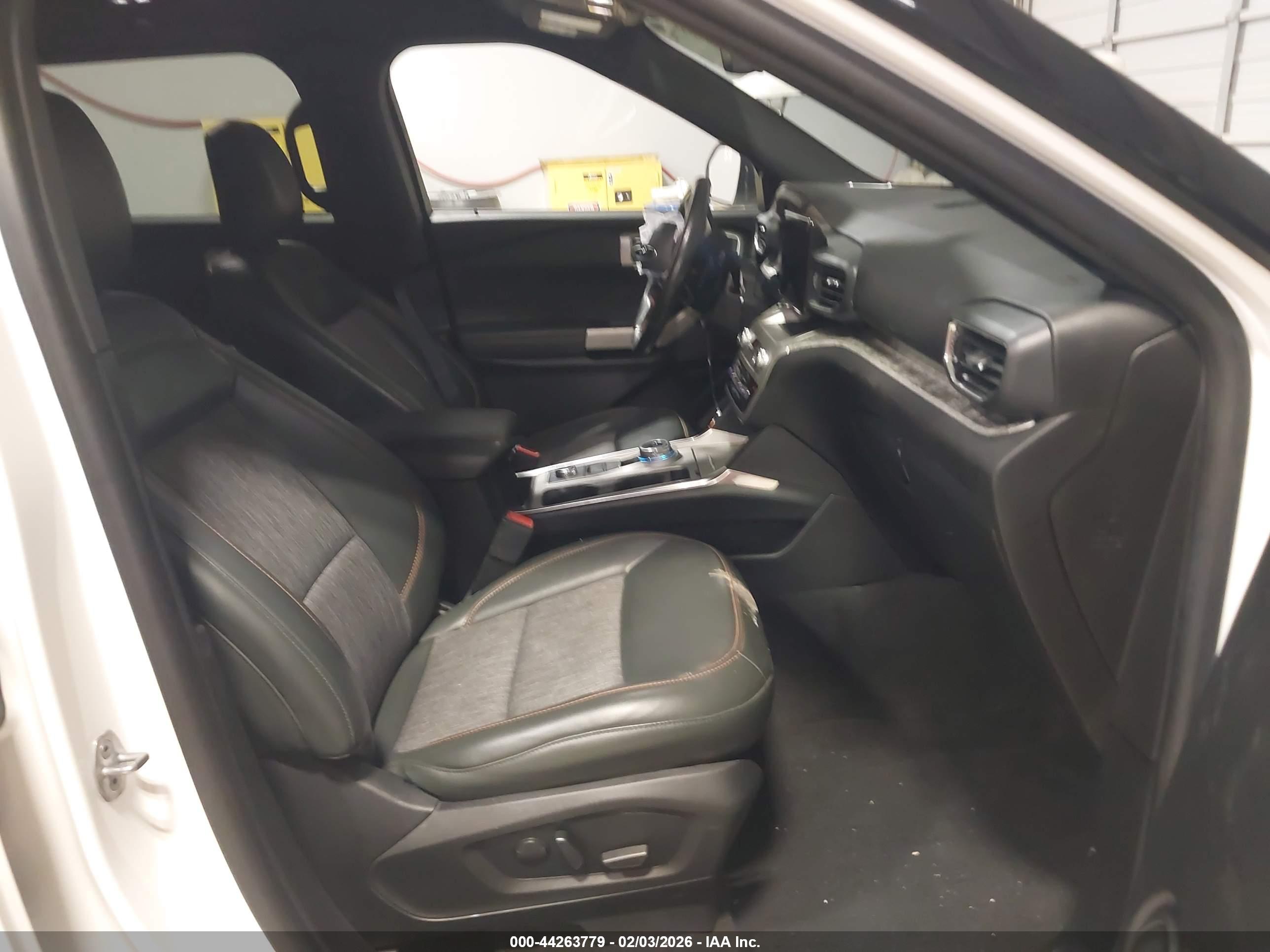 FORD EXPLORER image 5