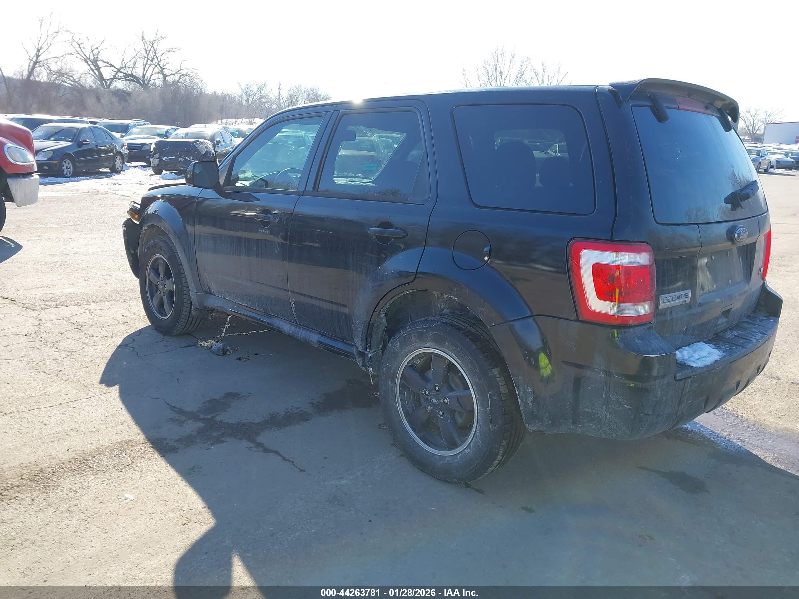 FORD ESCAPE image 3