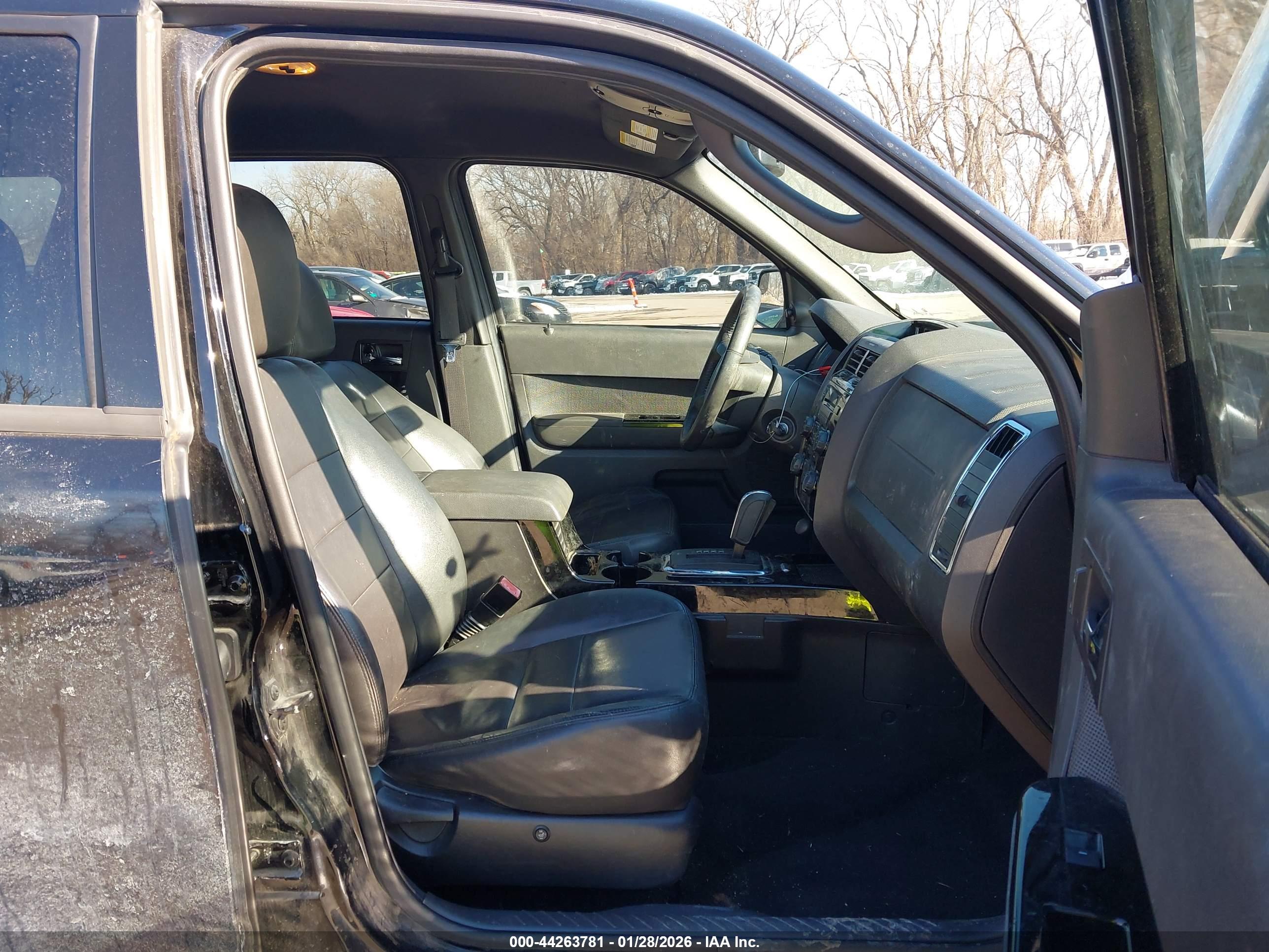 FORD ESCAPE image 5