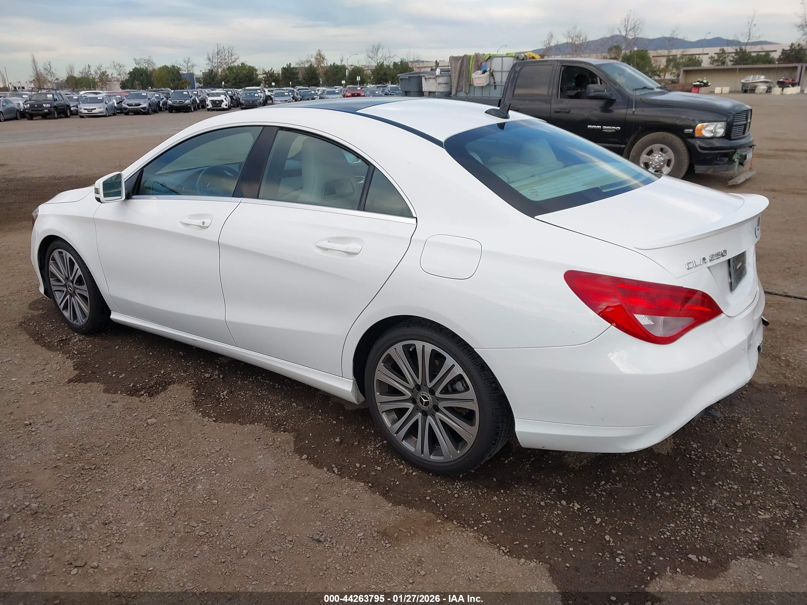 MERCEDES-BENZ CLA image 3