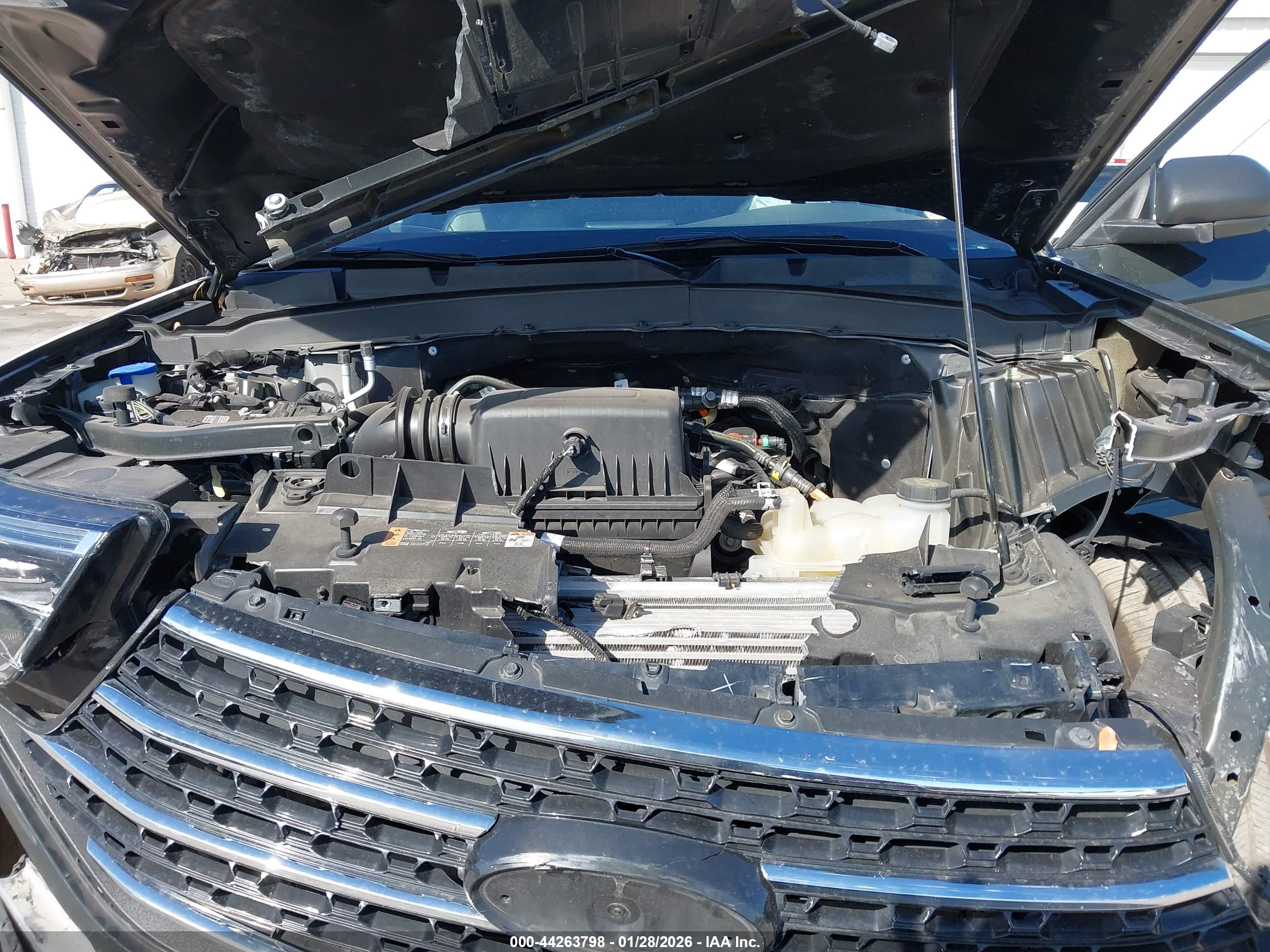 FORD EXPLORER image 10