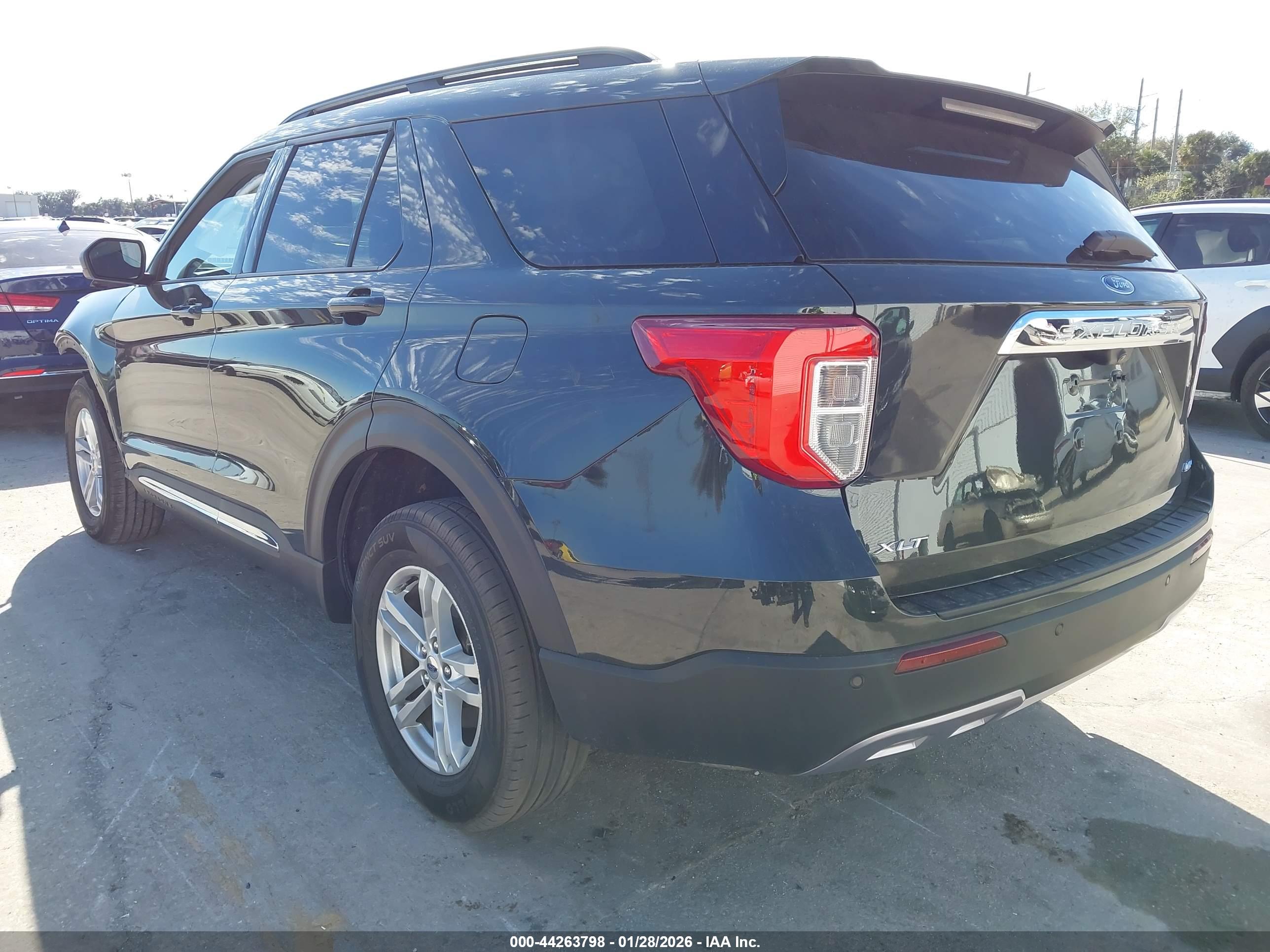 FORD EXPLORER image 3